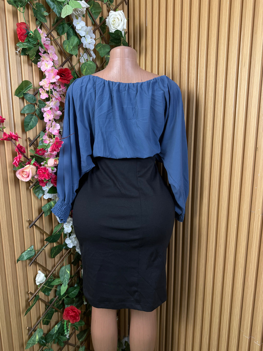 Robe moulante manche longues décollectué - Perluna Store