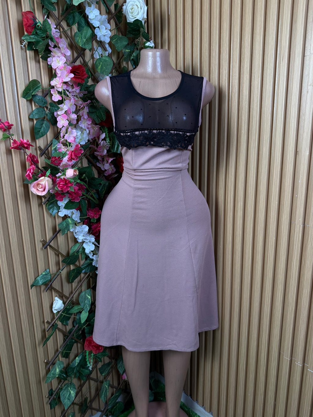 Robe évasée stylée sans manches décollectée - Perluna Store