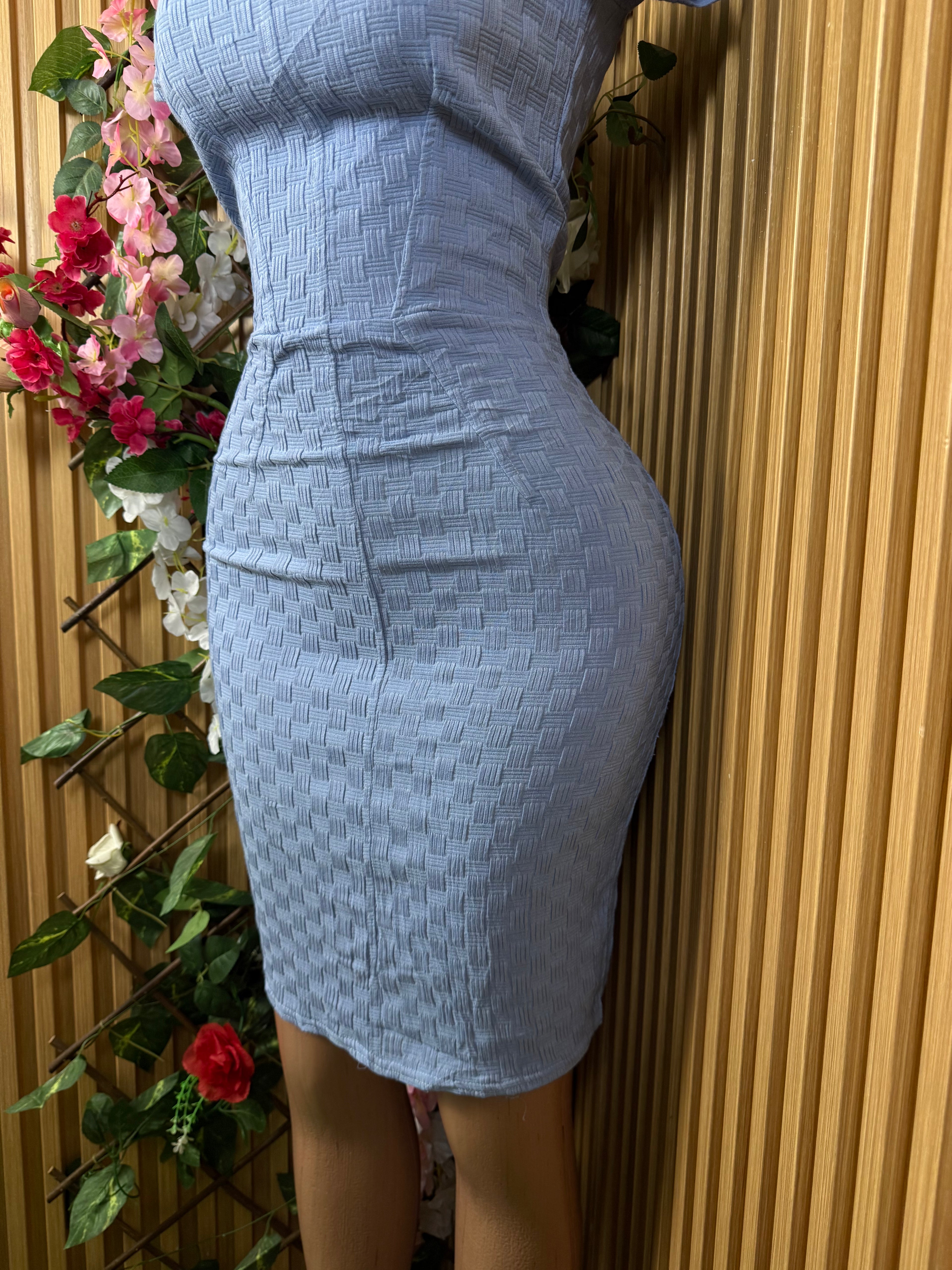 Robe moulante slim manches courte décollectée - Perluna Store