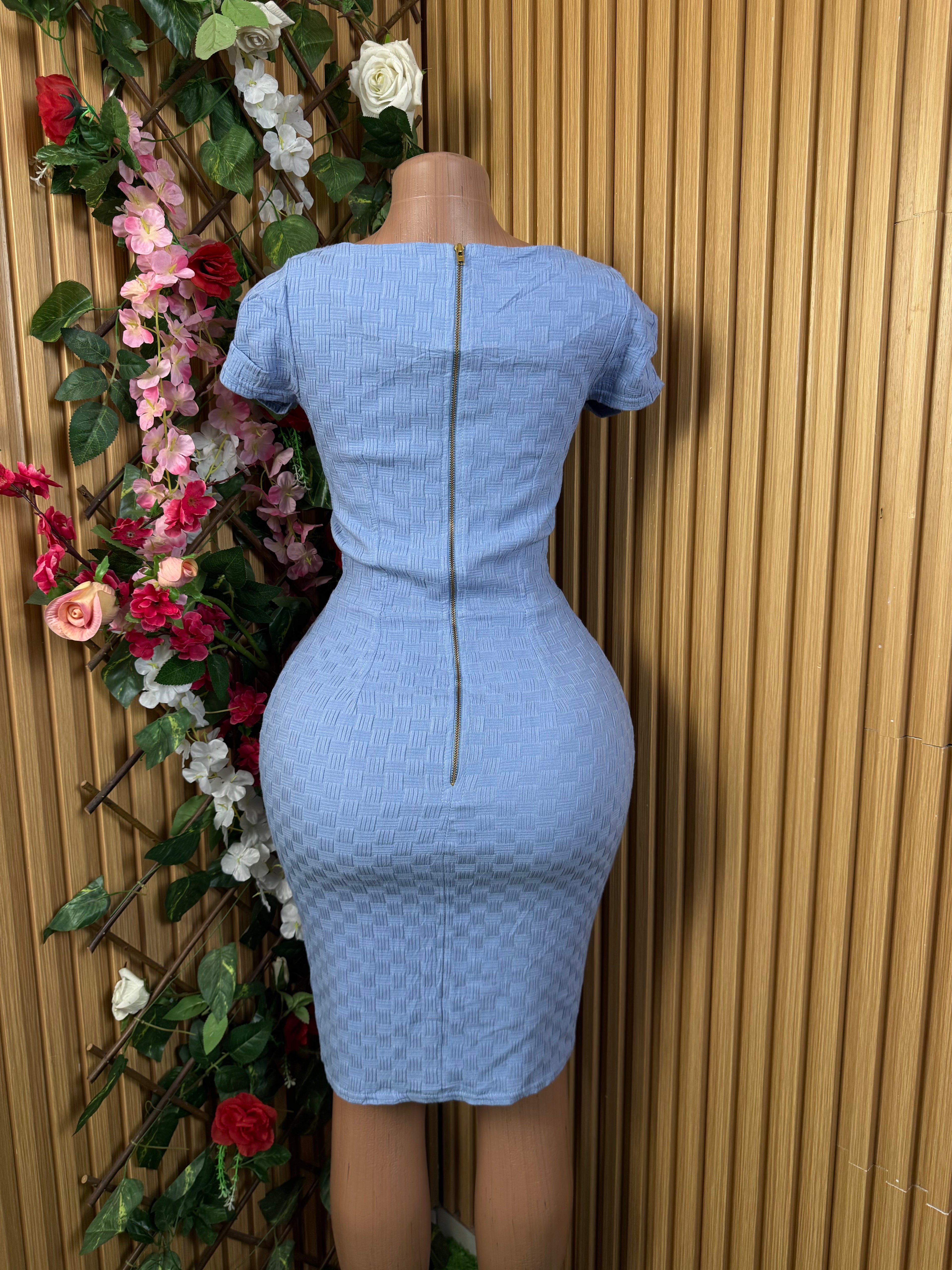Robe moulante slim manches courte décollectée - Perluna Store