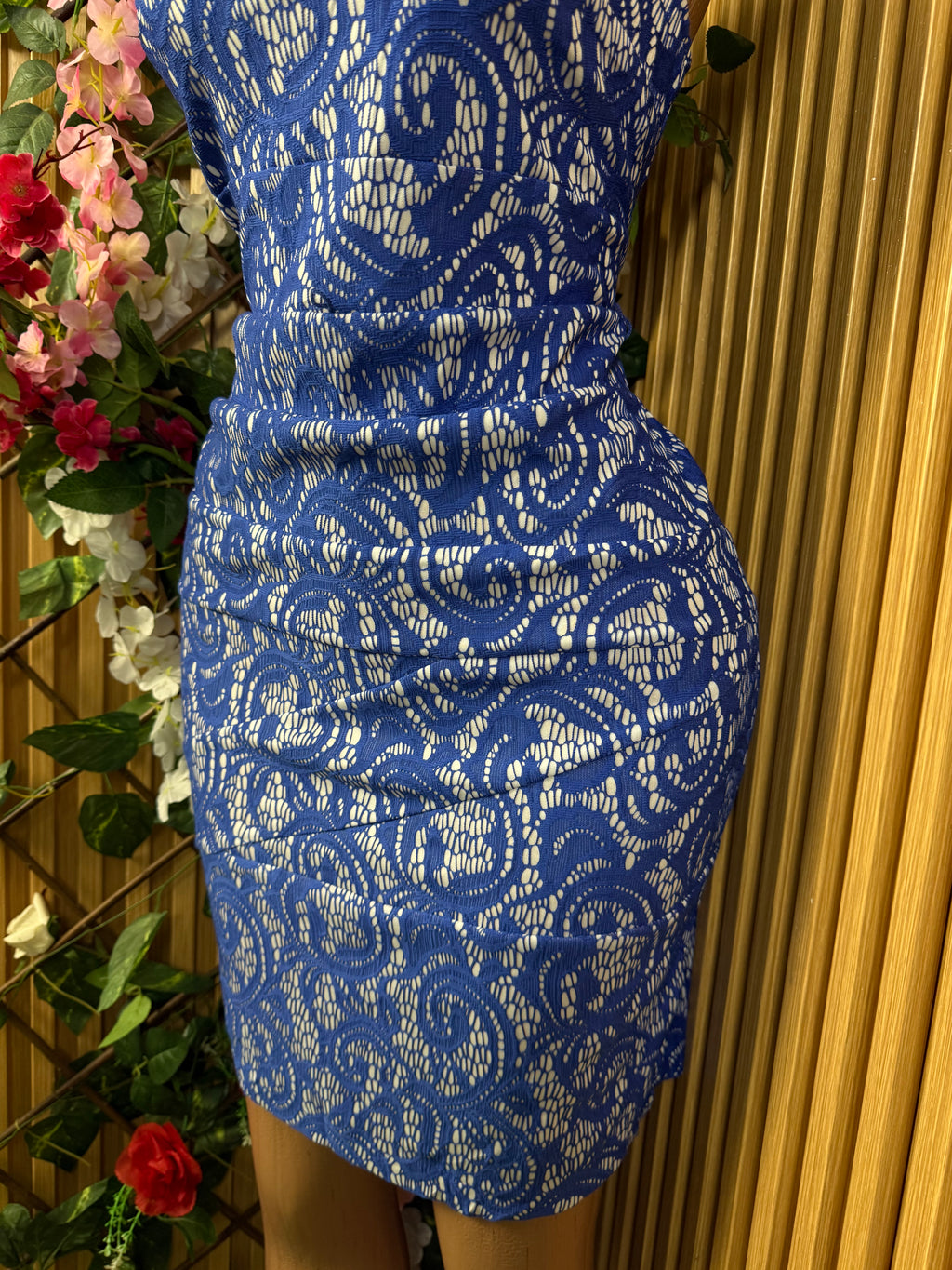 Robe moulante sans manches décollectée - Perluna Store