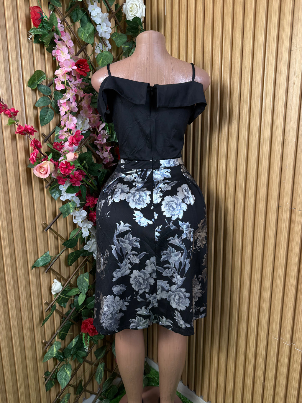 Robe évasée sans manches col carré - Perluna Store