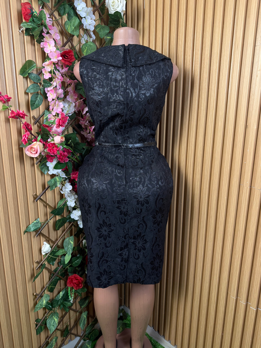 Robe moulante sans manches ceintrée - Perluna Store