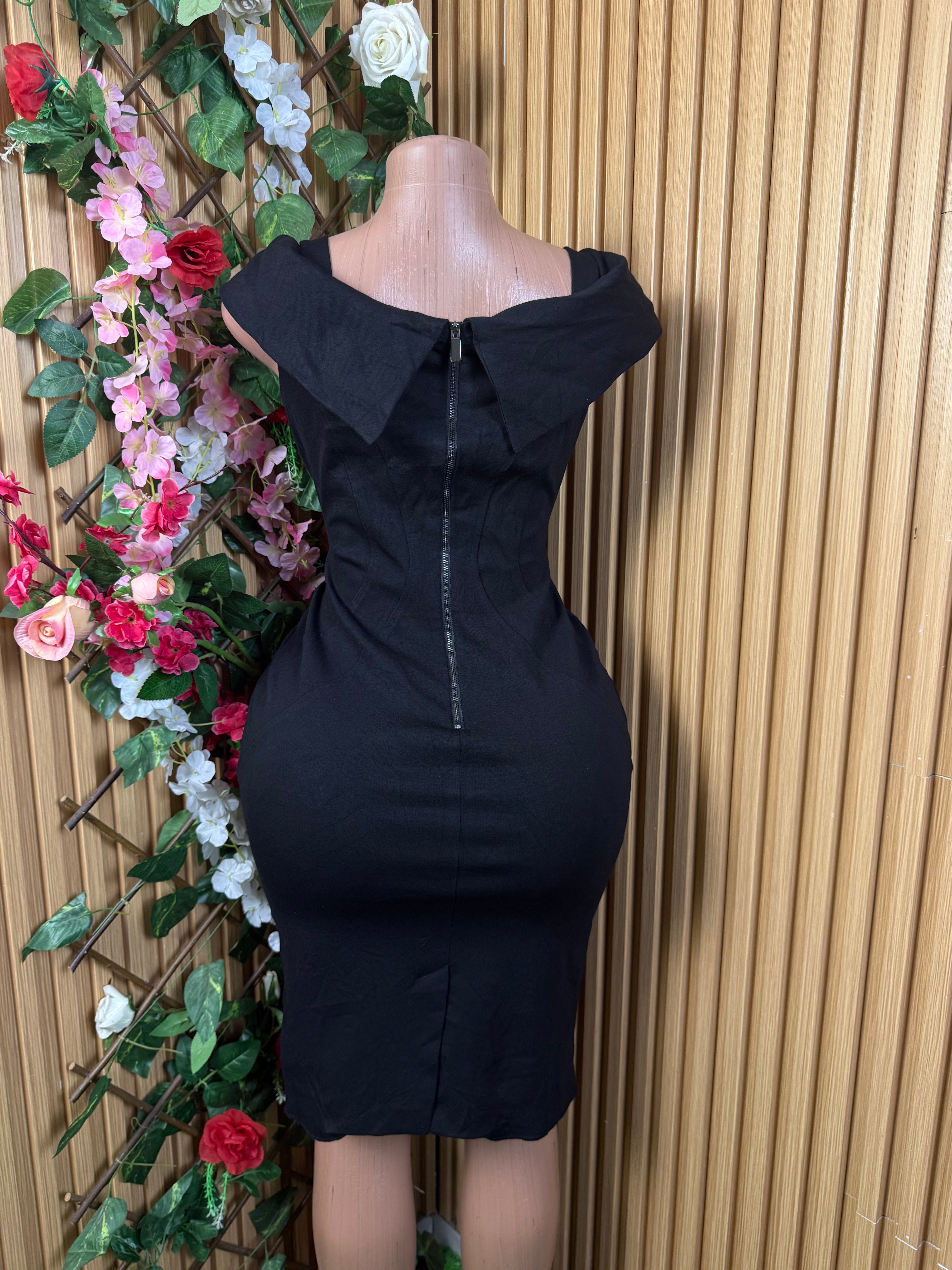 Robe moulante sans manches décolléctée - Perluna Store