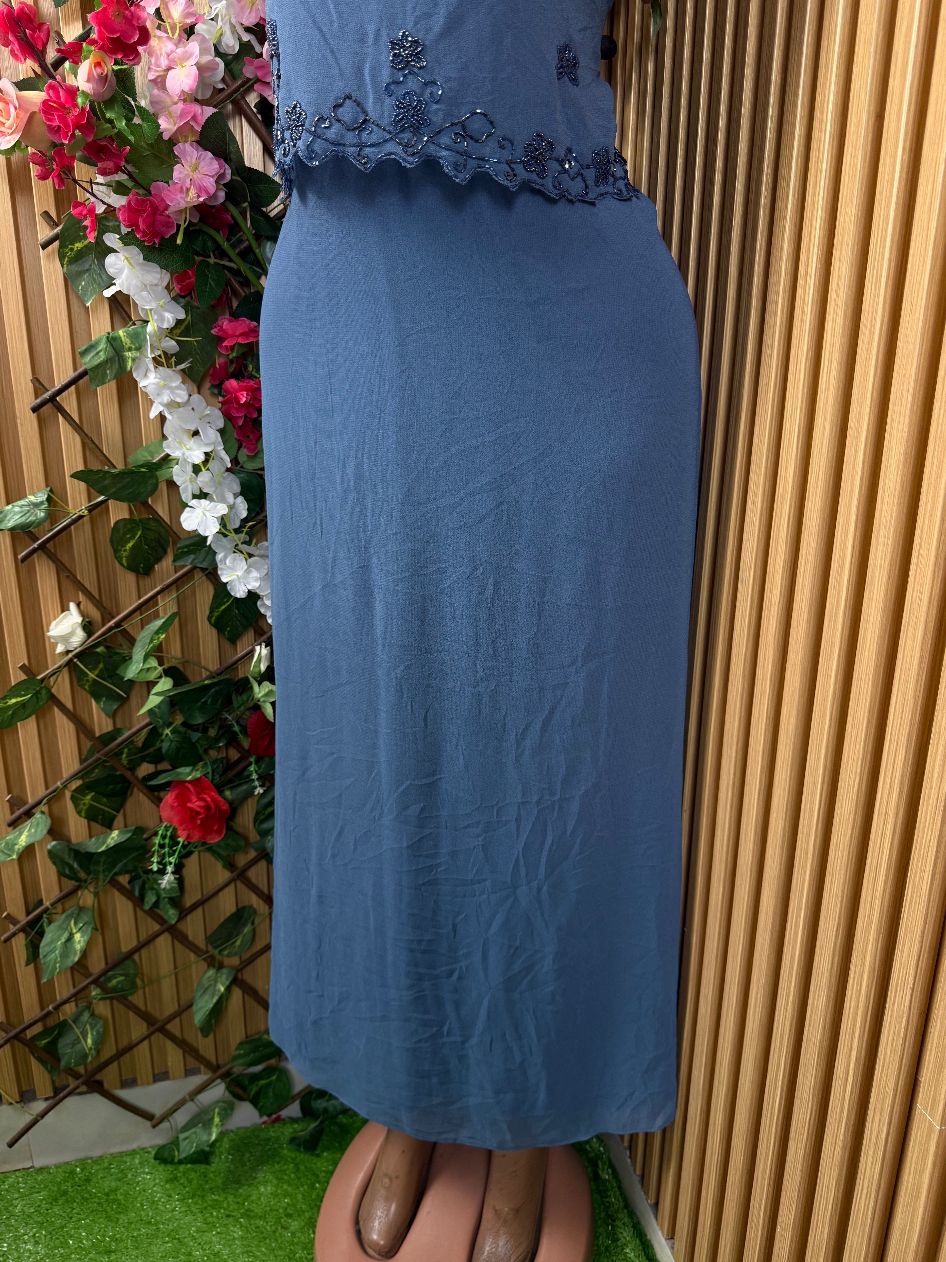 Robe droite sans manches décolléctée - Perluna Store