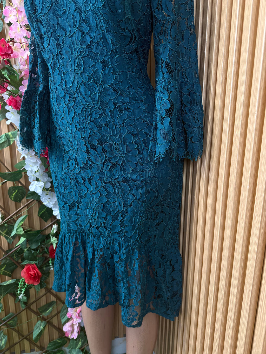 Robe évasée manches longues décollectée - Perluna Store