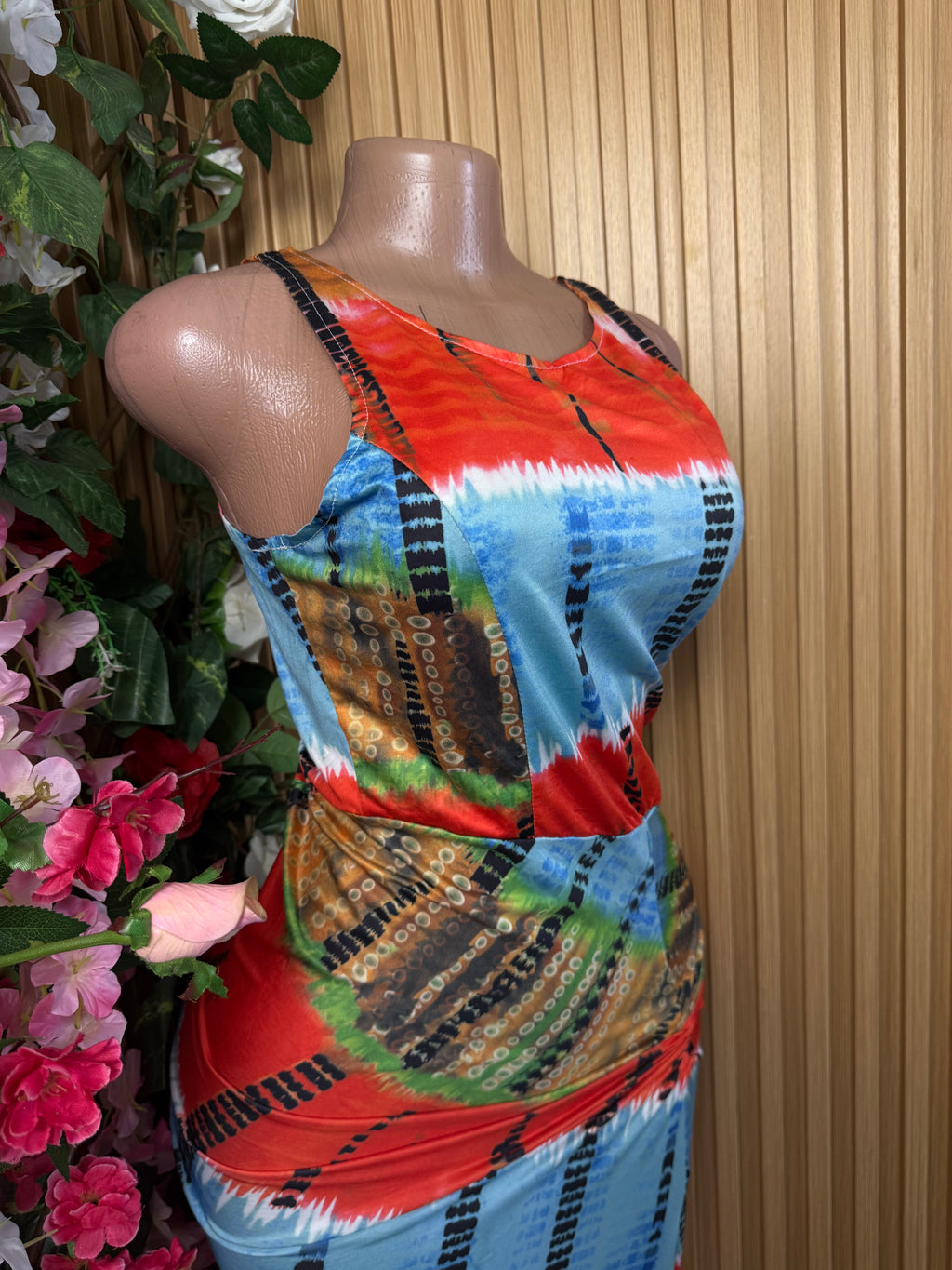 Robe moulante à fines bretelles décollectée - Perluna Store