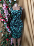Robe moulante à fines bretelles décollectée col carré - Perluna Store
