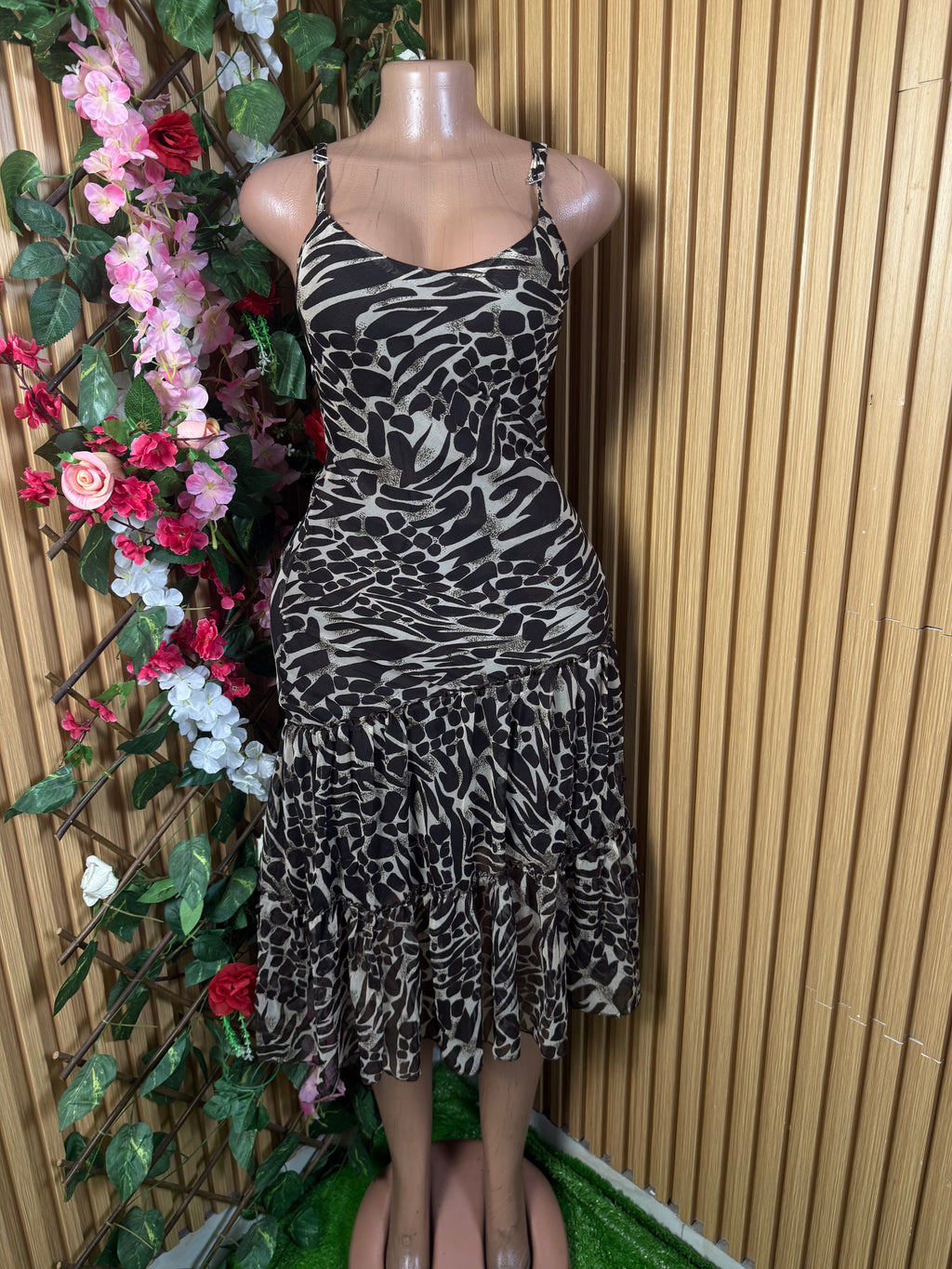 Robe longue évasé à fines brtelles décolletée - Perluna Store