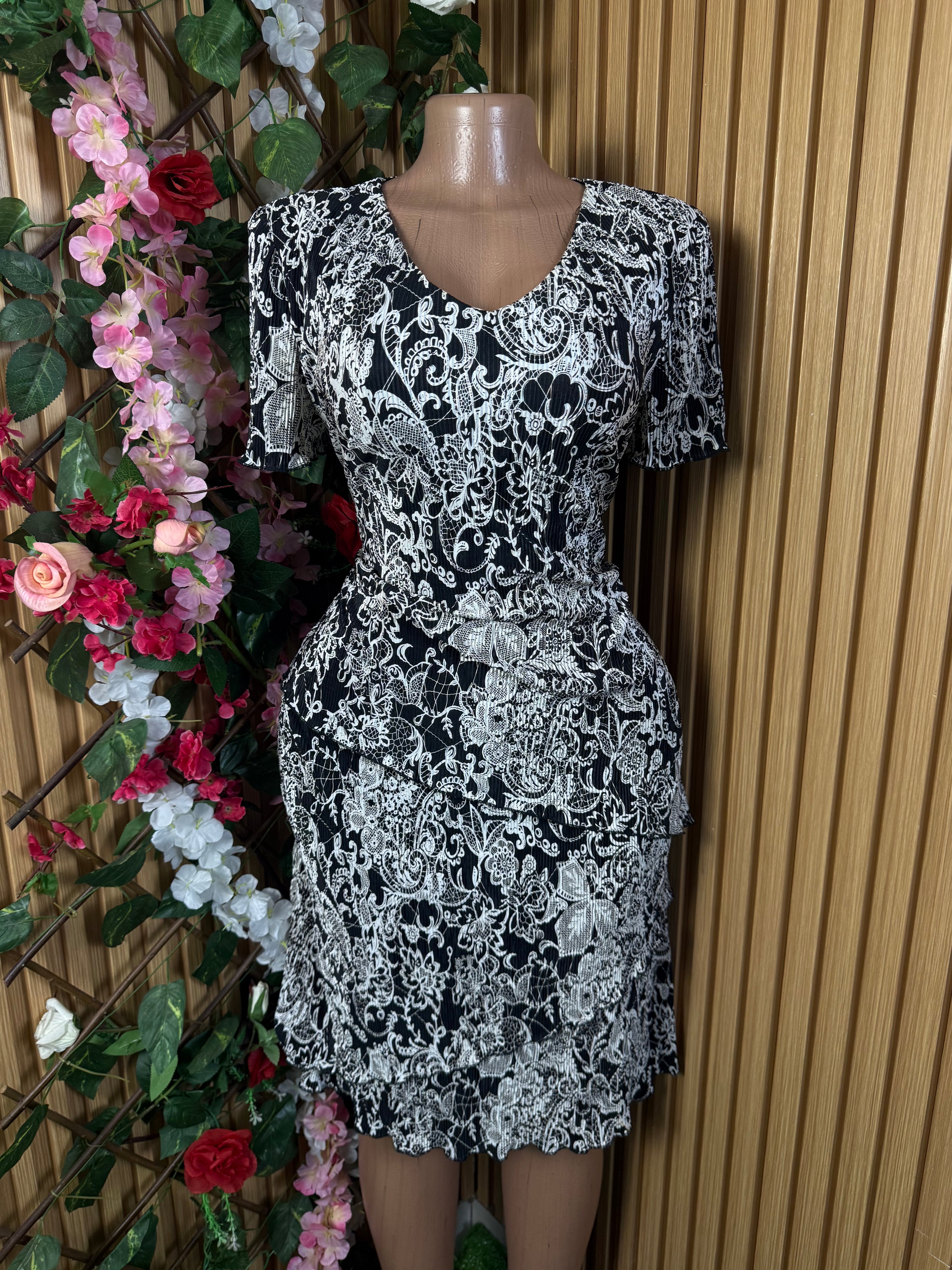 Robe droite élegante manches courtes décolletée - Perluna Store