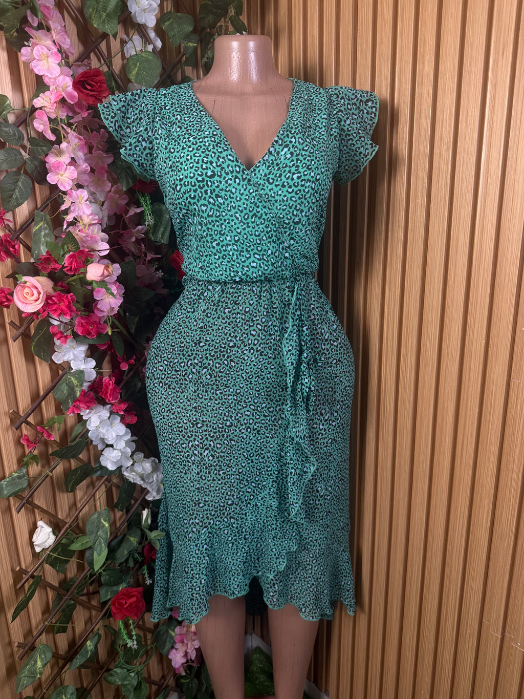 Robe élegante droite manches courtes col V - Perluna Store