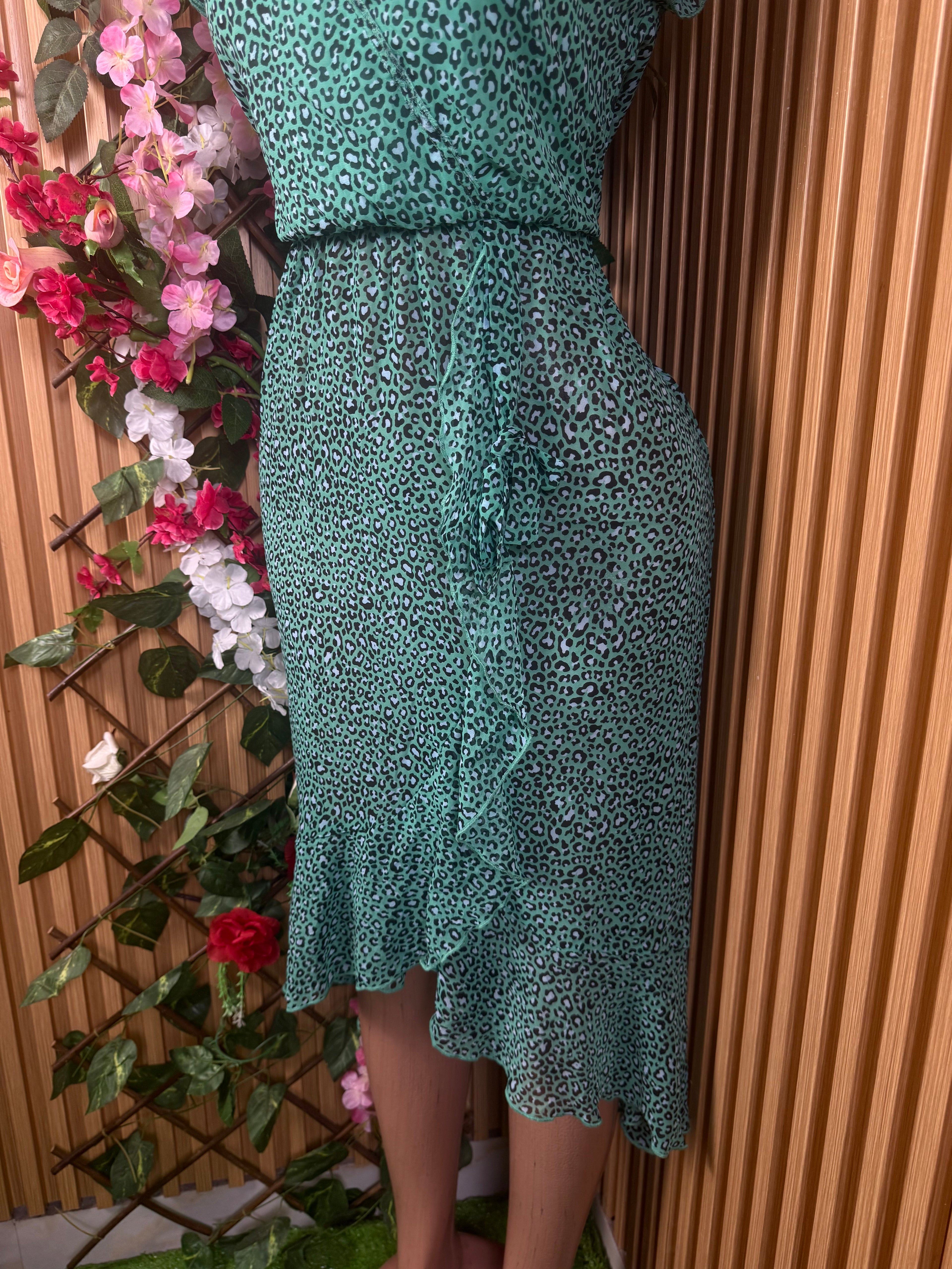 Robe élegante droite manches courtes col V - Perluna Store