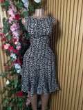 Robe évasée sans manches décollectée - Perluna Store