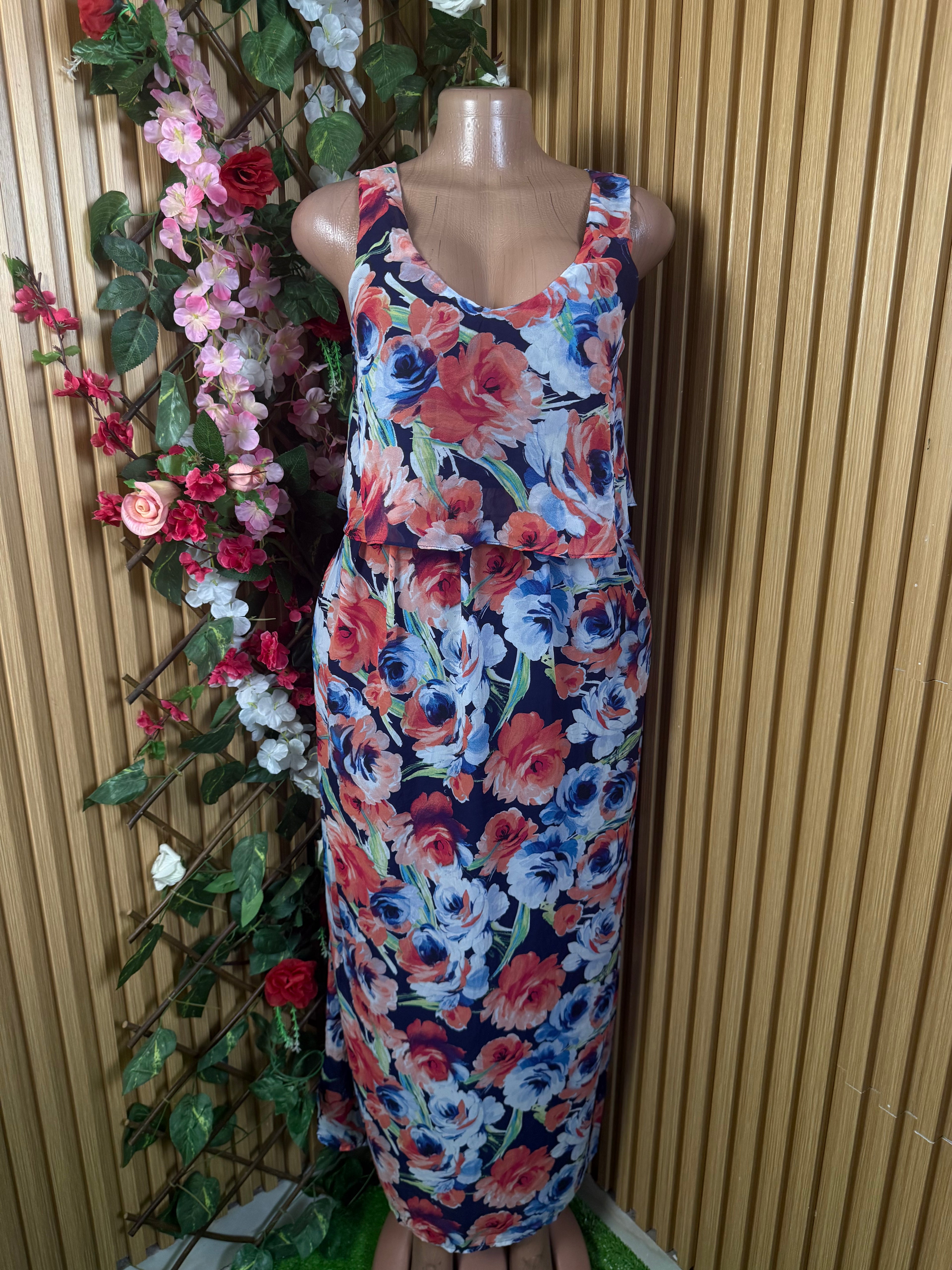 Robe évasée à fines bretelles imprimée fleurie décolletéé - Perluna Store