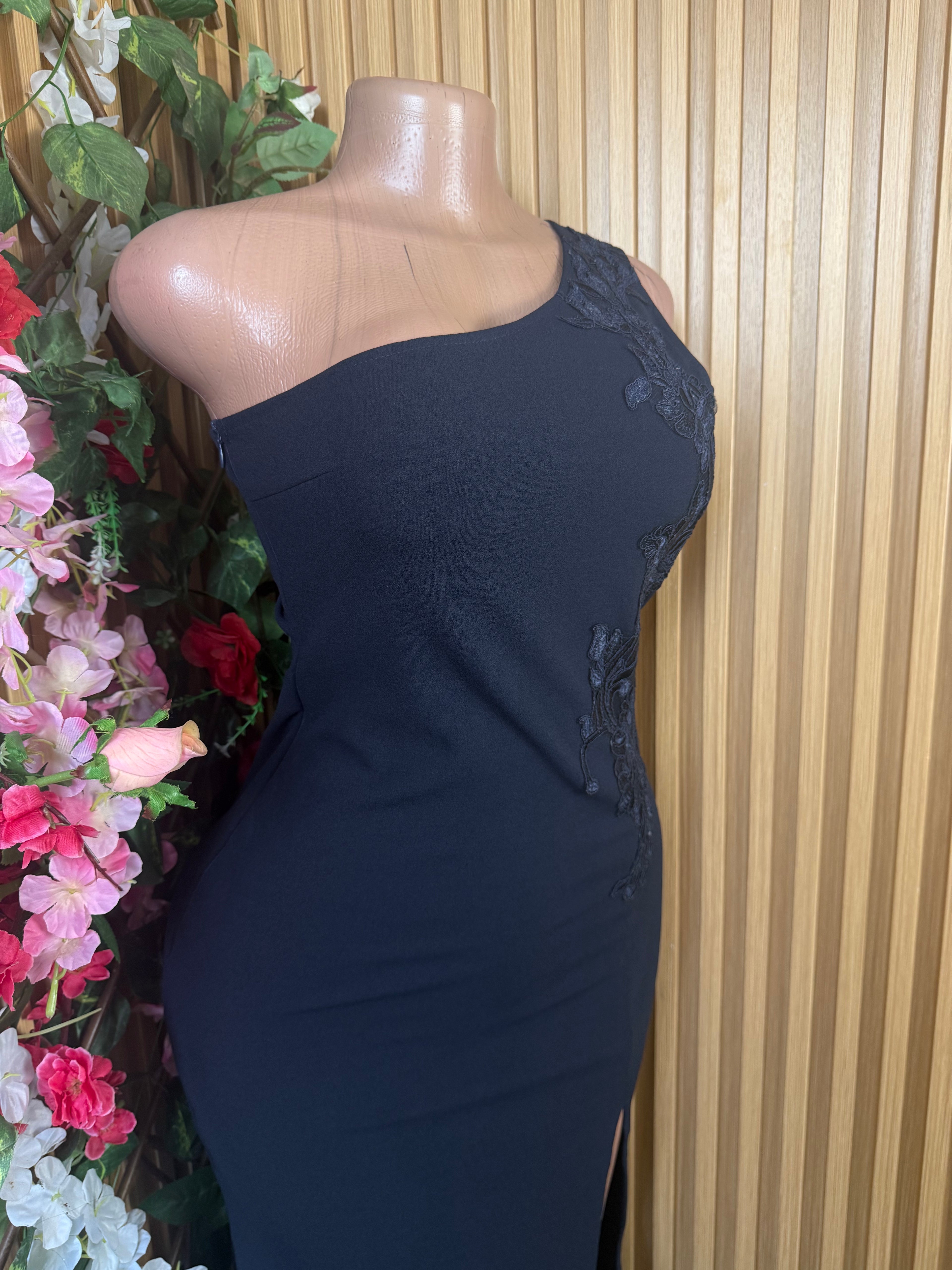 Robe moulante à une épaule avec fente - Perluna Store