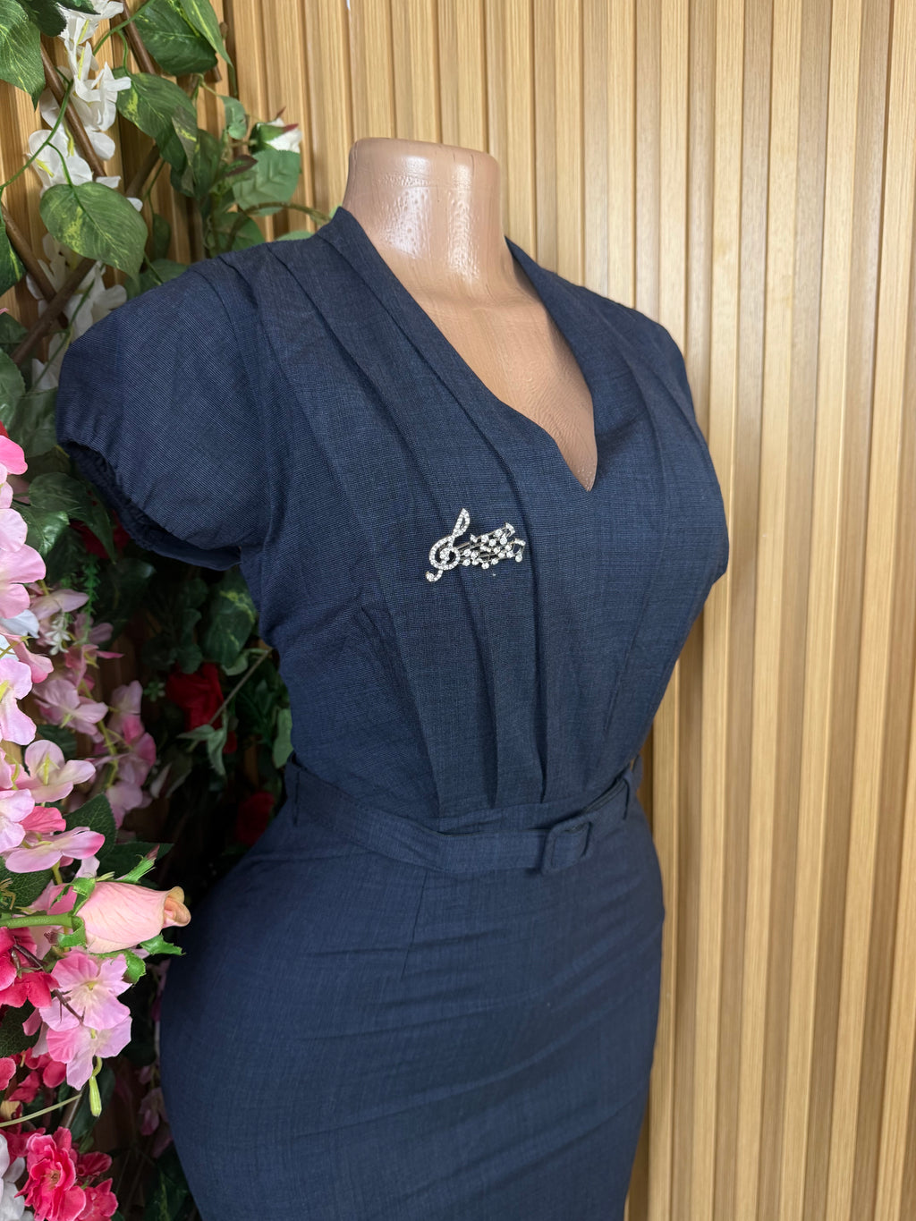 Robe moulante manches courtes décolletée - Perluna Store