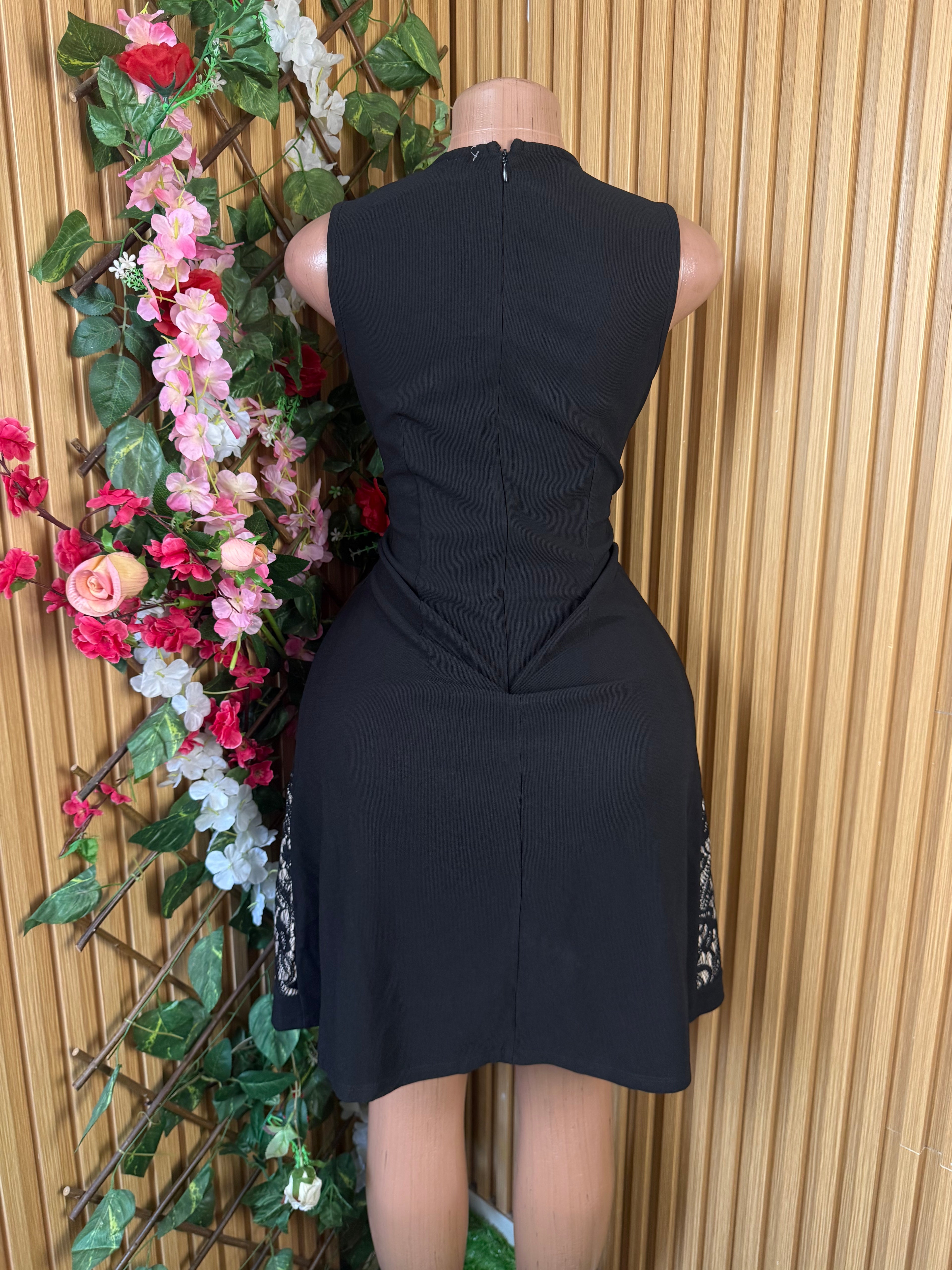 Robe évasée sans manches décolletée - Perluna Store