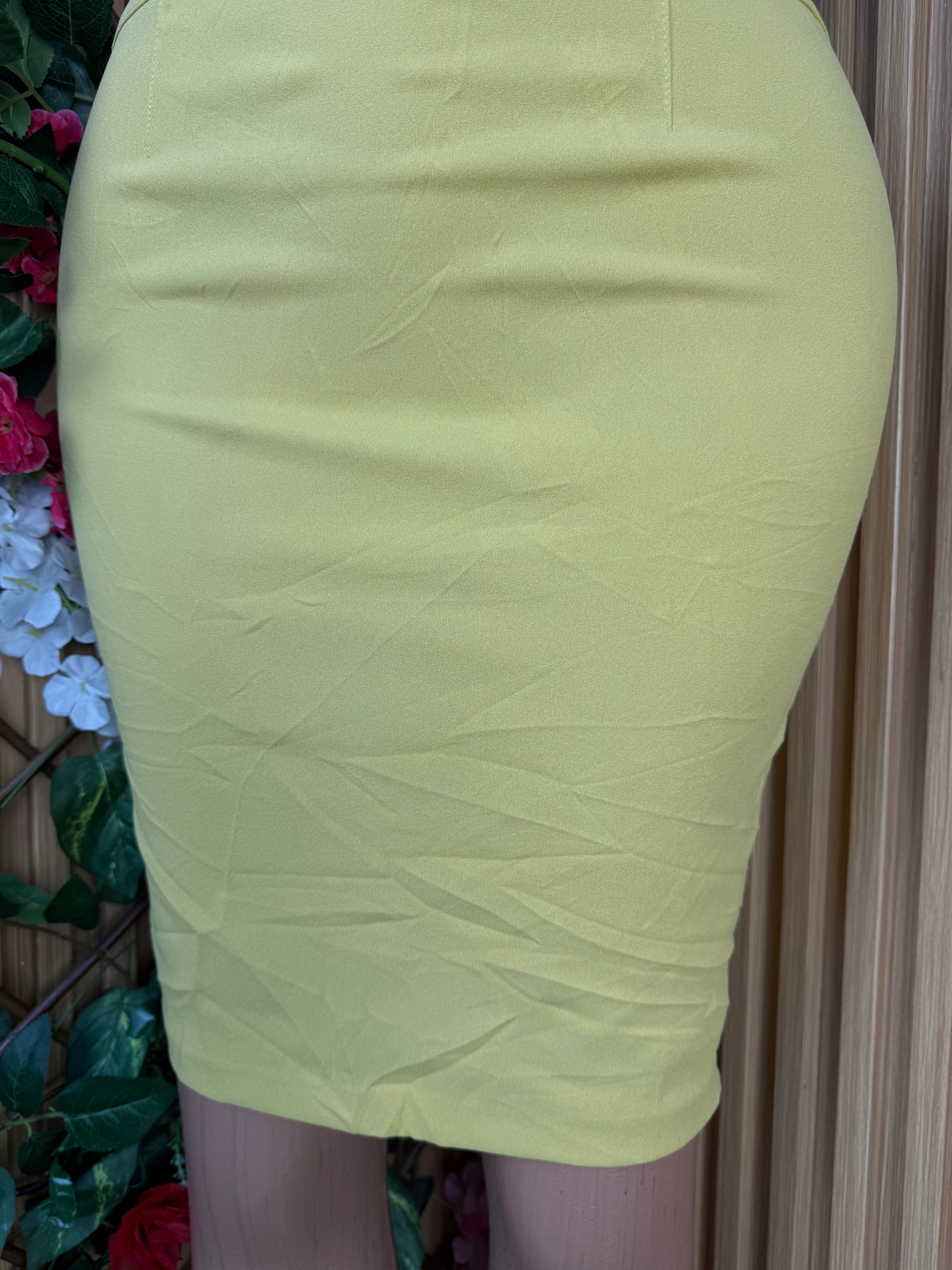 Jupe  moulante courte couleur jaune - Perluna Store