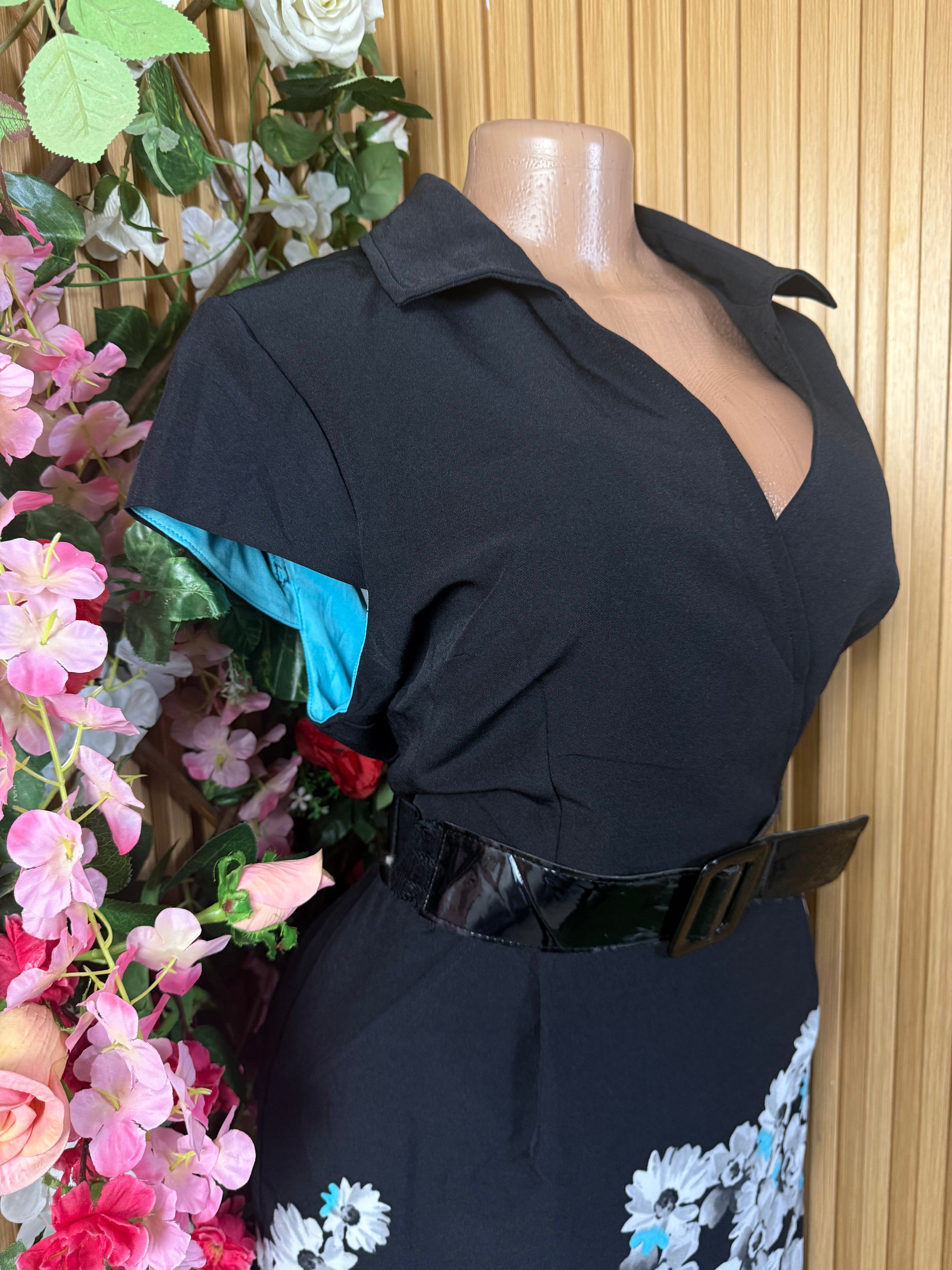 Robe droite manches courtes ceintrée - Perluna Store
