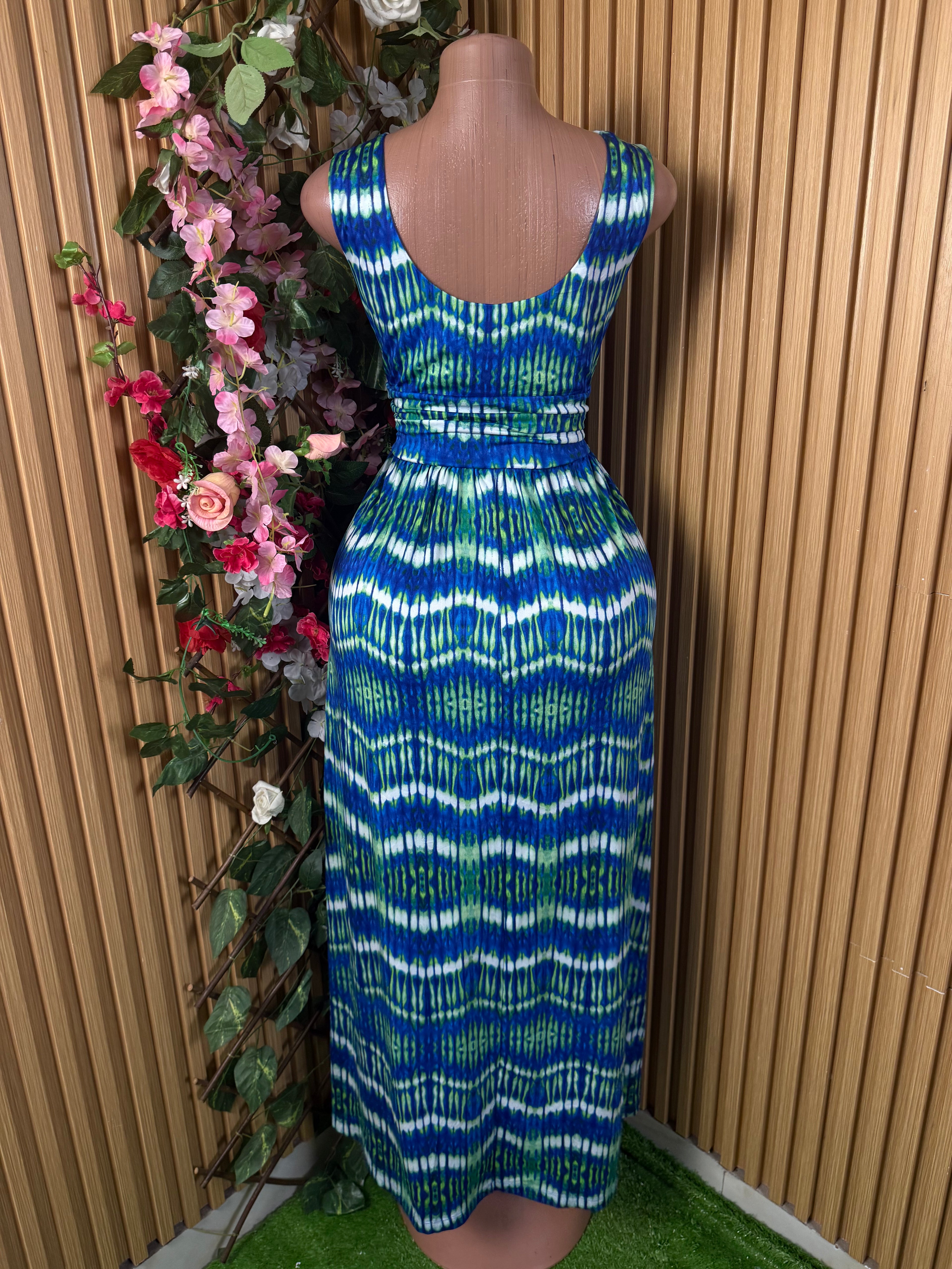 Robe moulante longue à fines bretelles col carré - Perluna Store