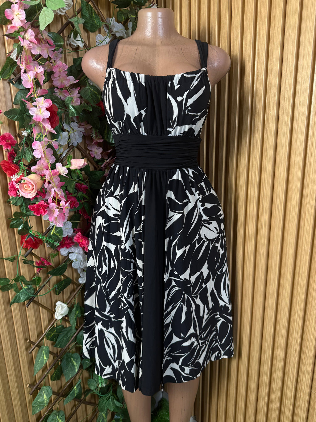 Robe évasée mi-longue à fines bretelles drapée - Perluna Store
