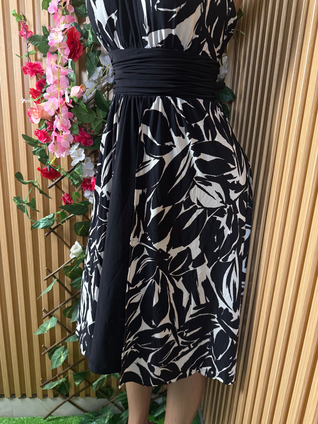 Robe évasée mi-longue à fines bretelles drapée - Perluna Store