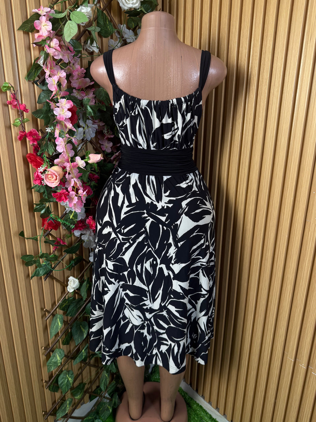 Robe évasée mi-longue à fines bretelles drapée - Perluna Store