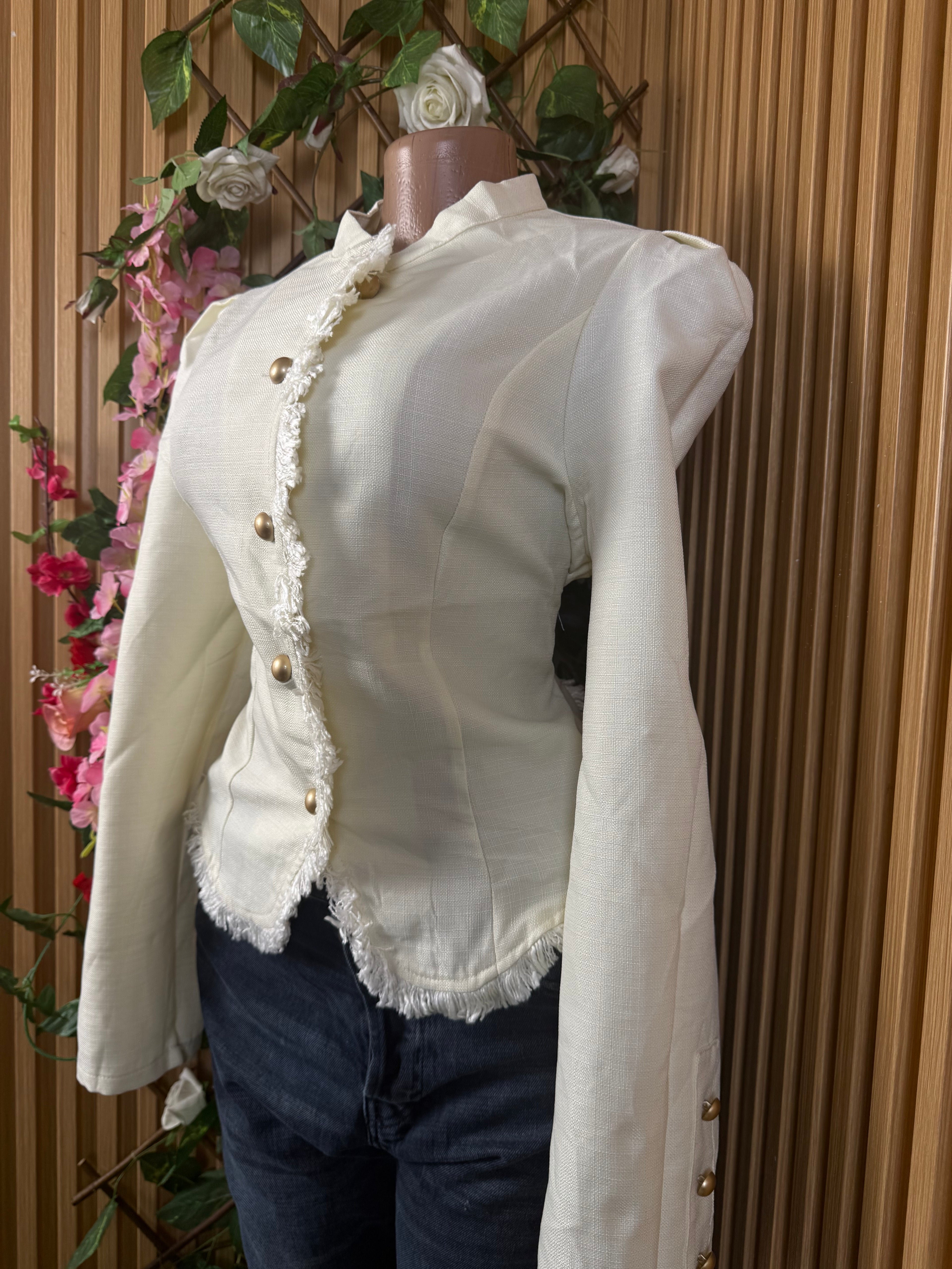 Veste blazer pour femme couleur beige à quatre boutons - Perluna Store