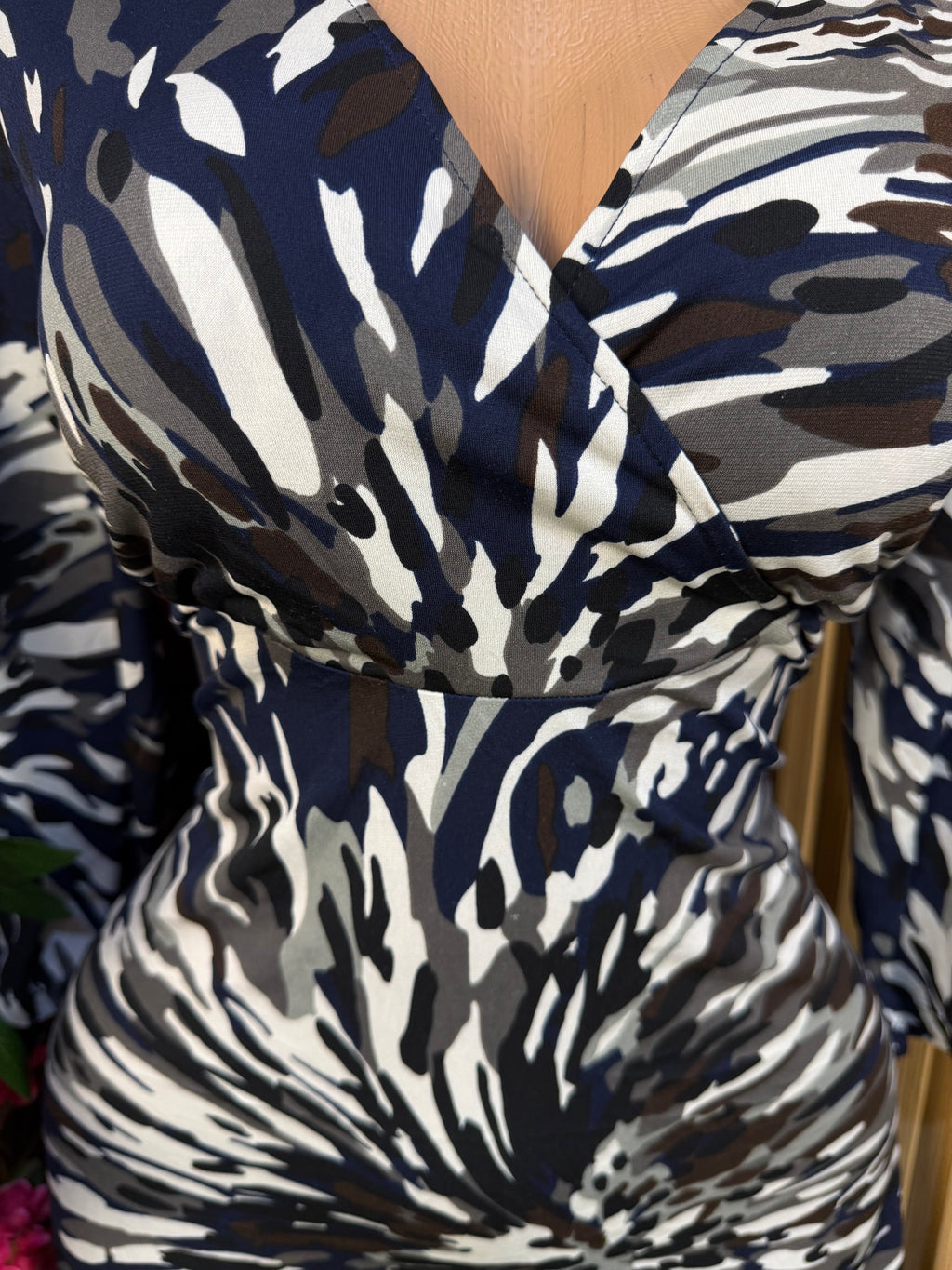 Robe évasée manches longues décolletée - Perluna Store