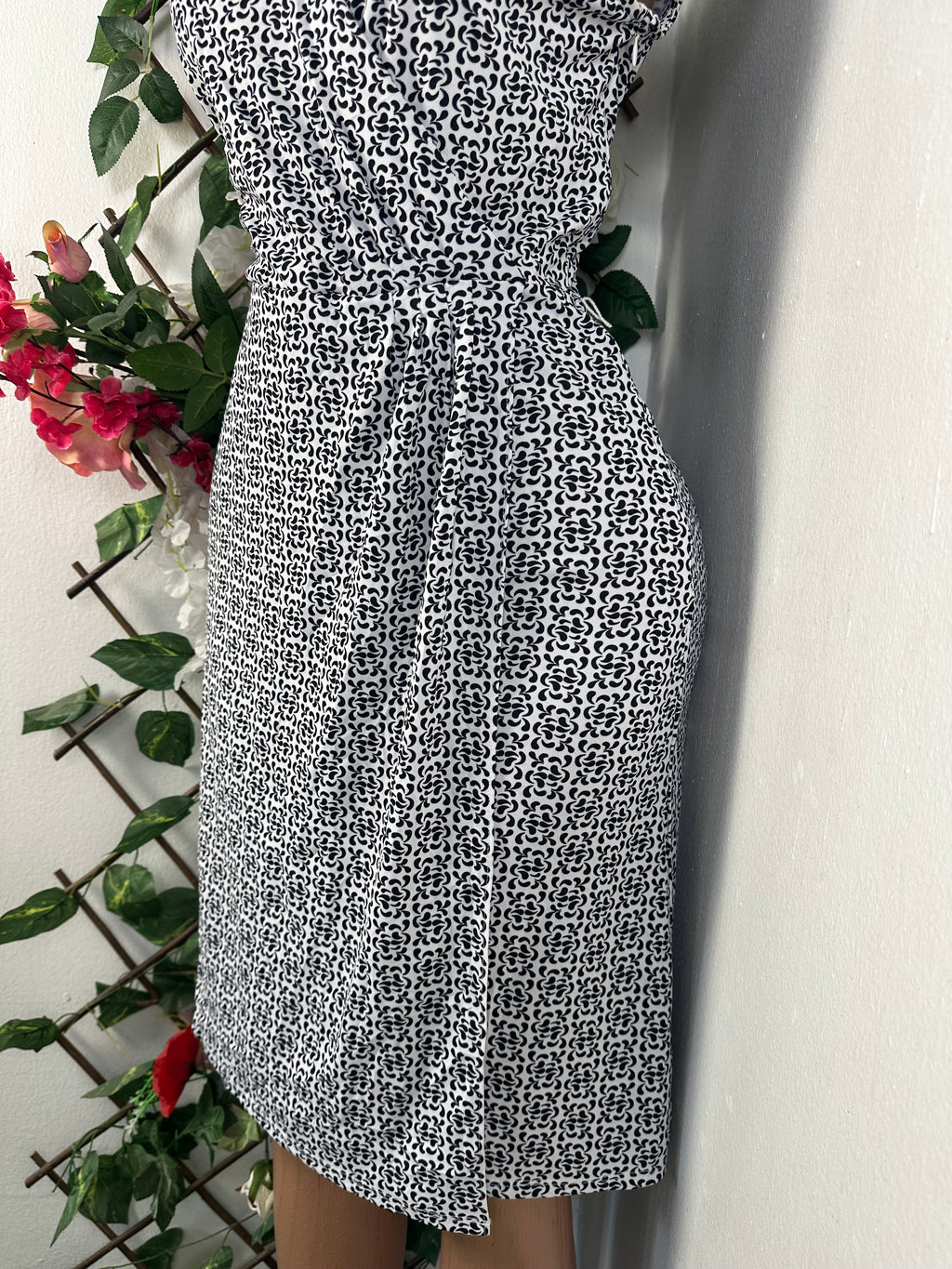 Robe évasée manche courtes colle V