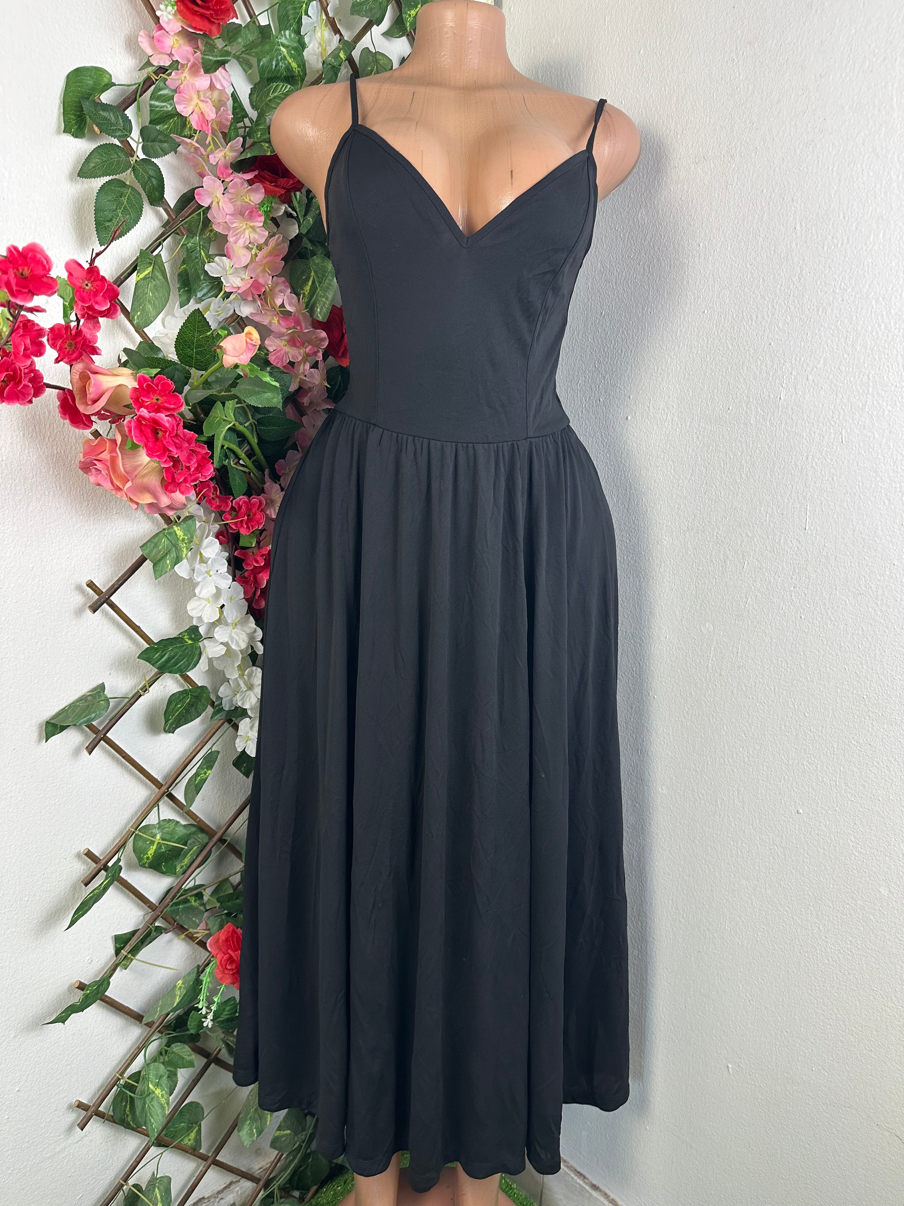 Robe évasée longue à fine bretelle - Perluna Store