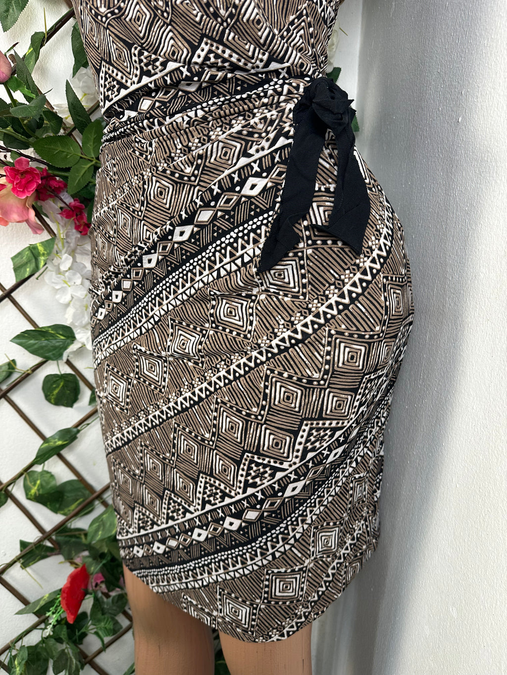 Robe moulante sans manches décolletée