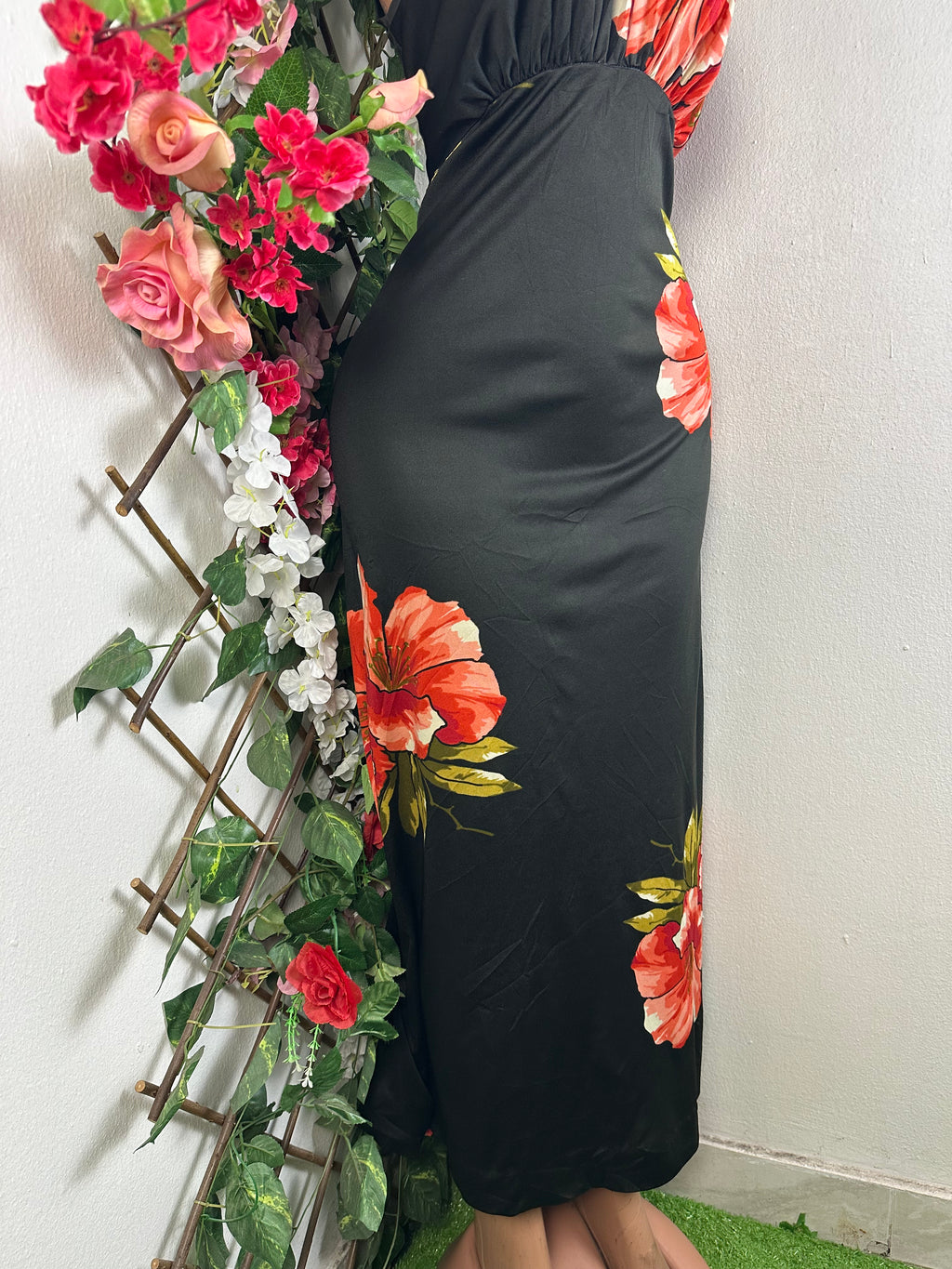 Robe moulante longue sans manches décolletée