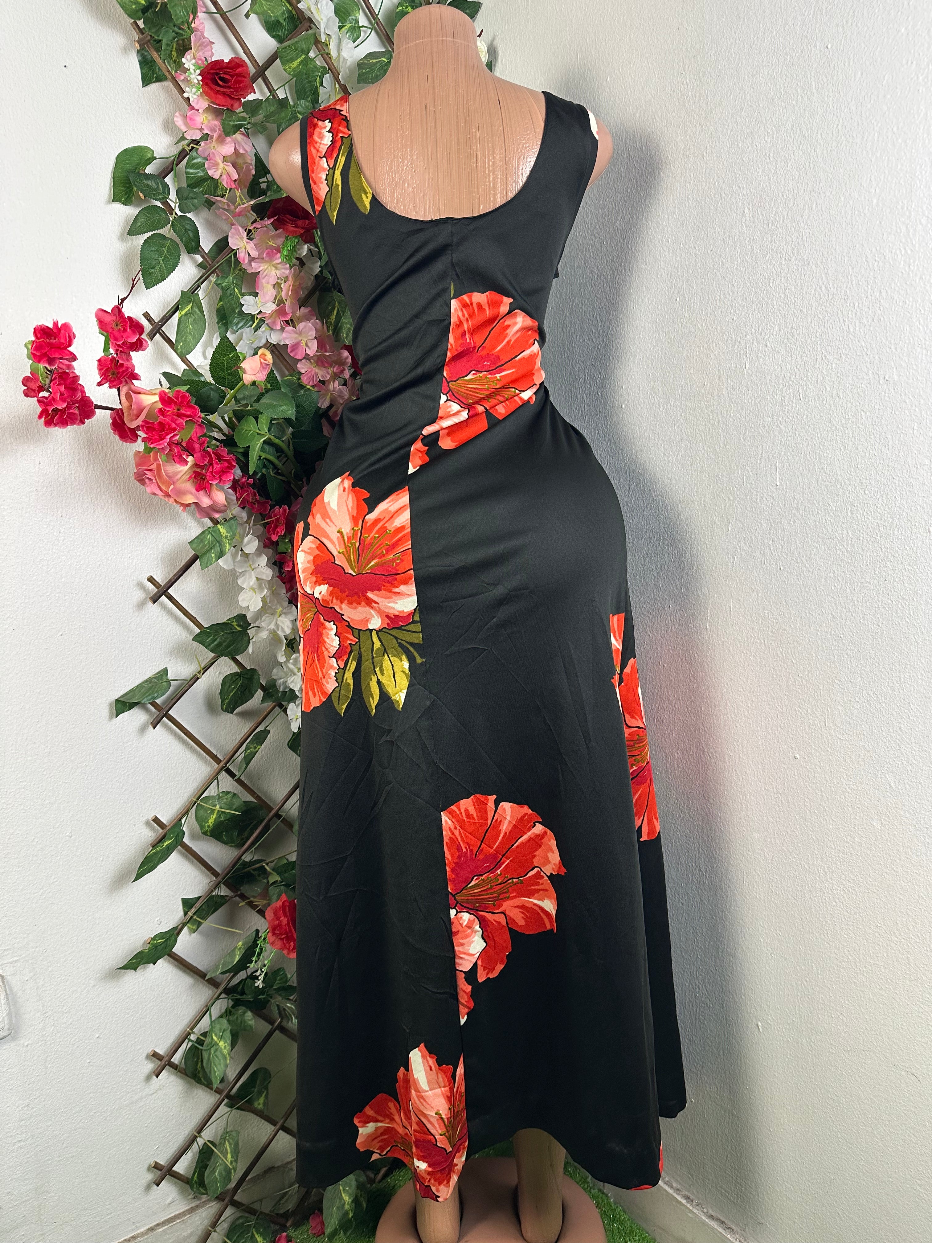 Robe moulante longue sans manches décolletée