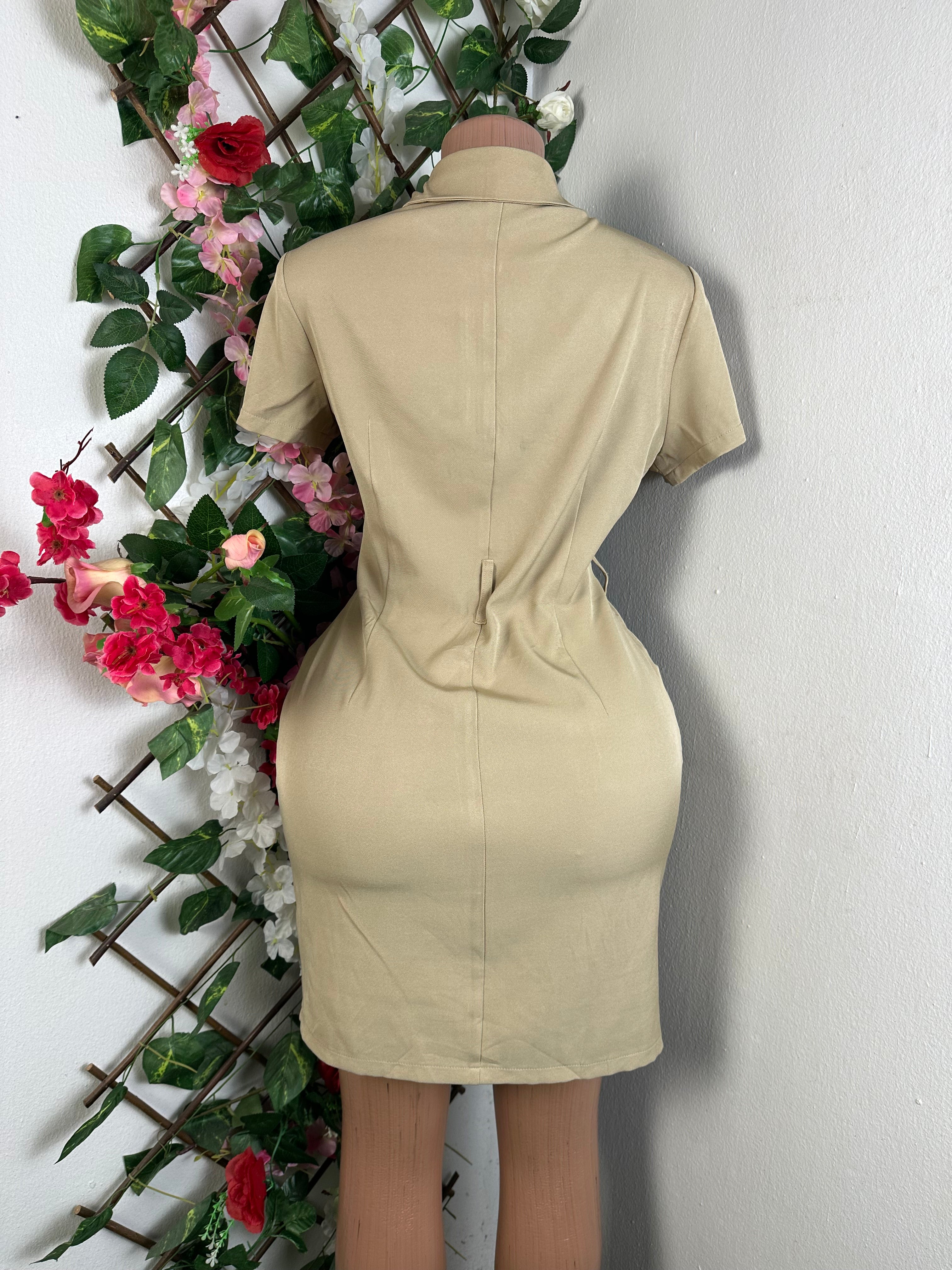 Robe moulante à colle chemise manches courtes