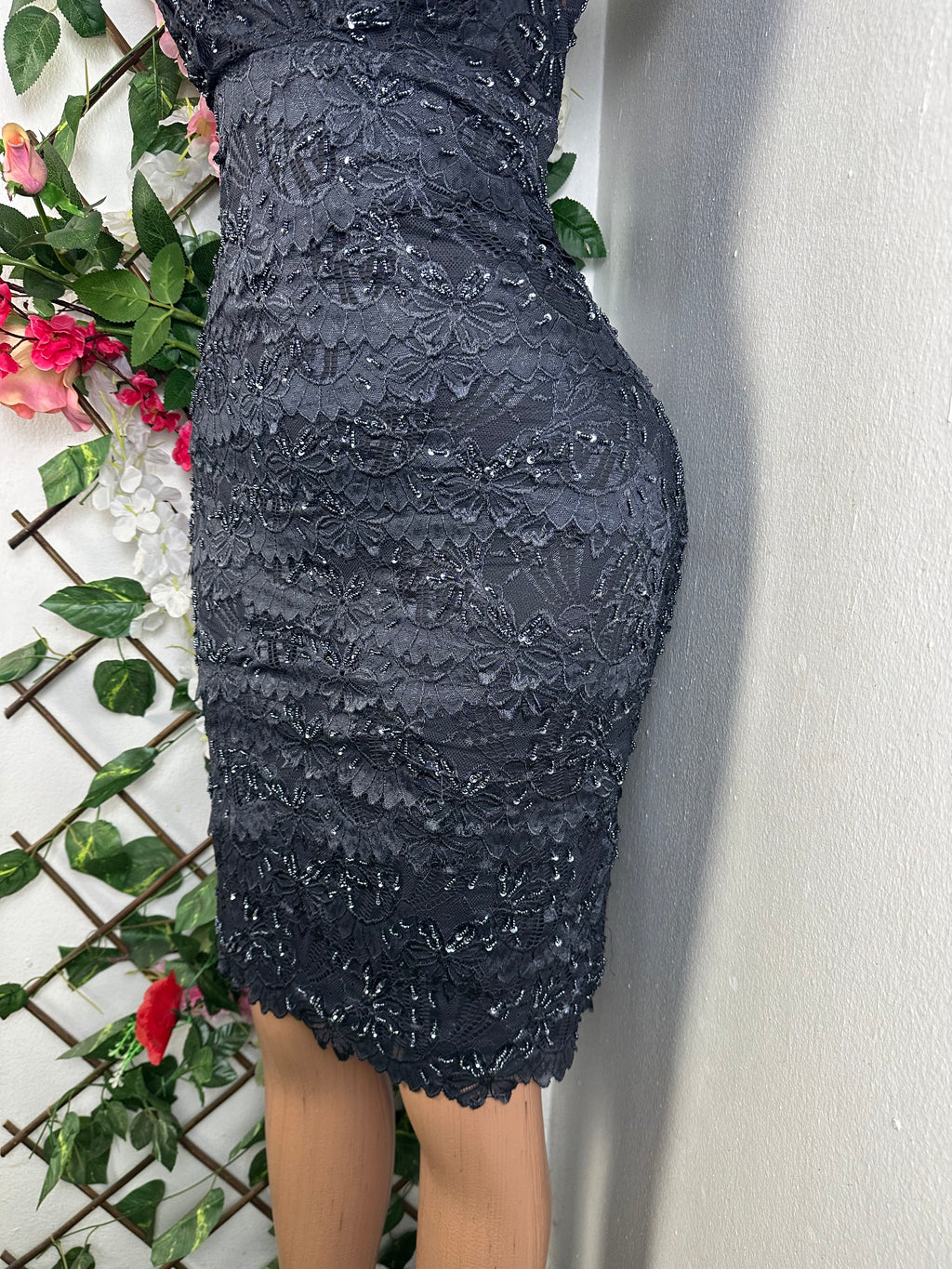 Robe moulante manches courtes imprimée dentelle