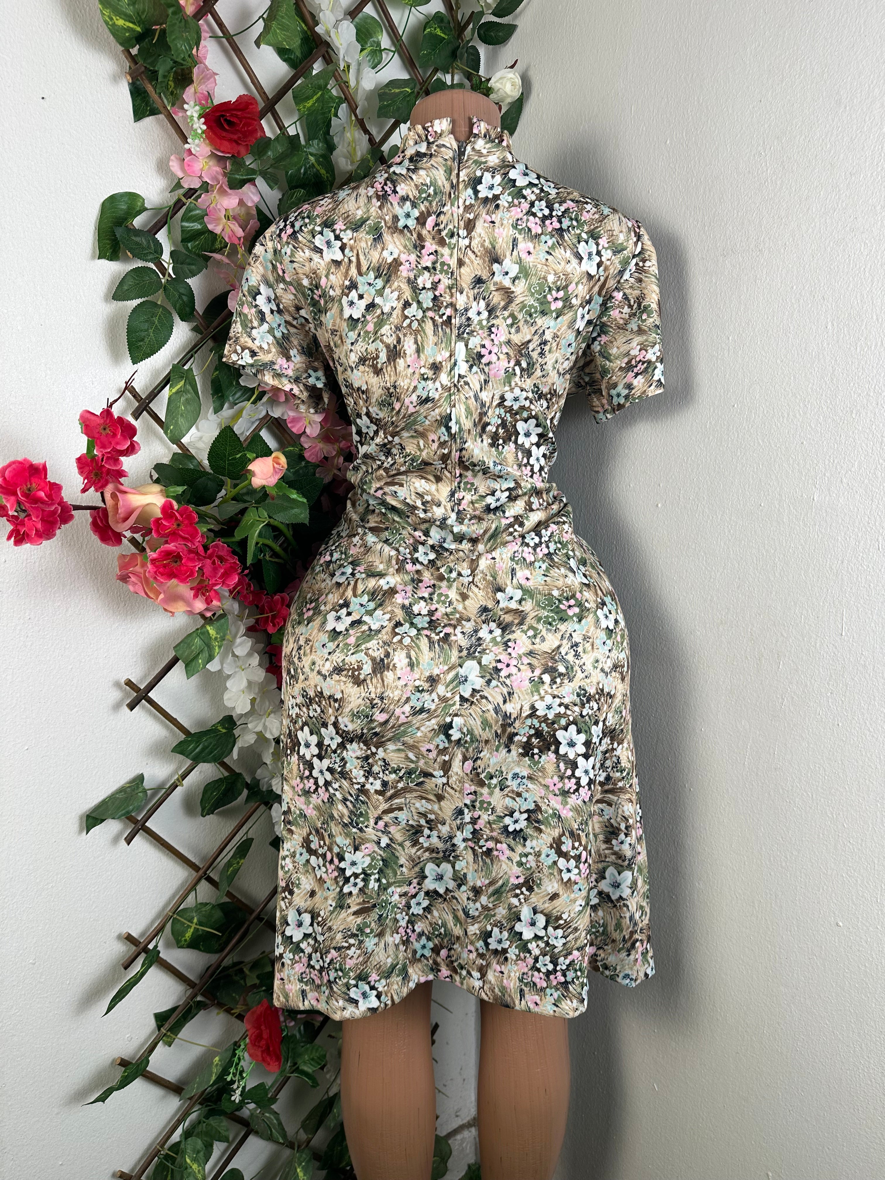 Robe évasée manches courtes imprimée fleurie