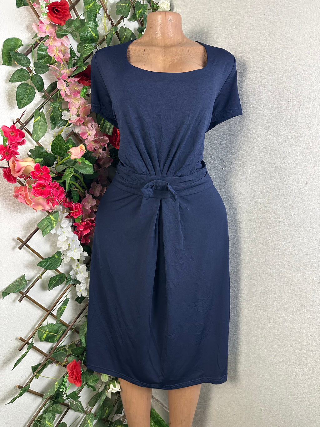 Robe évasée manches courtes carré