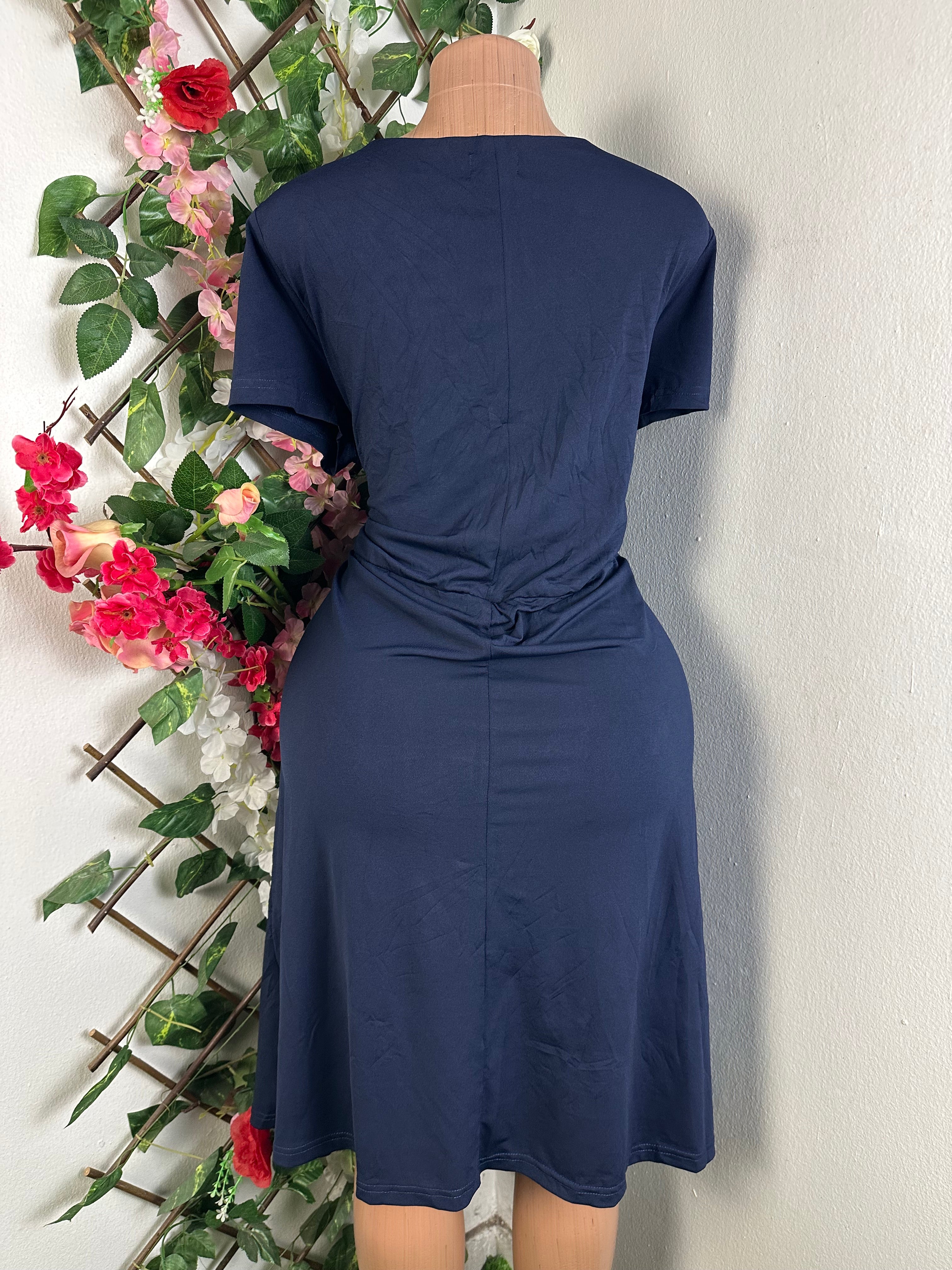 Robe évasée manches courtes carré