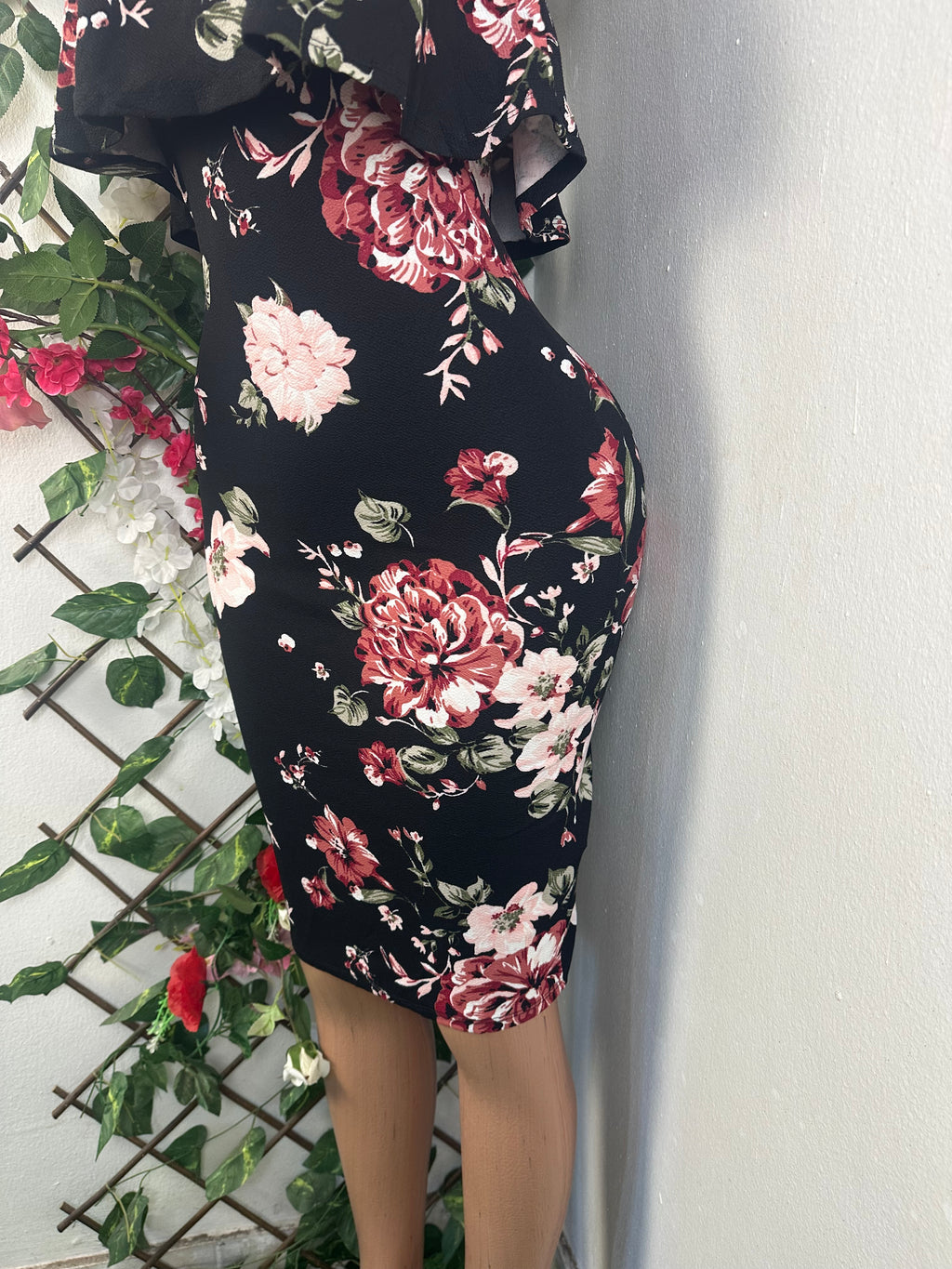 Robe moulanteà fine bretelles imprimée fleurie