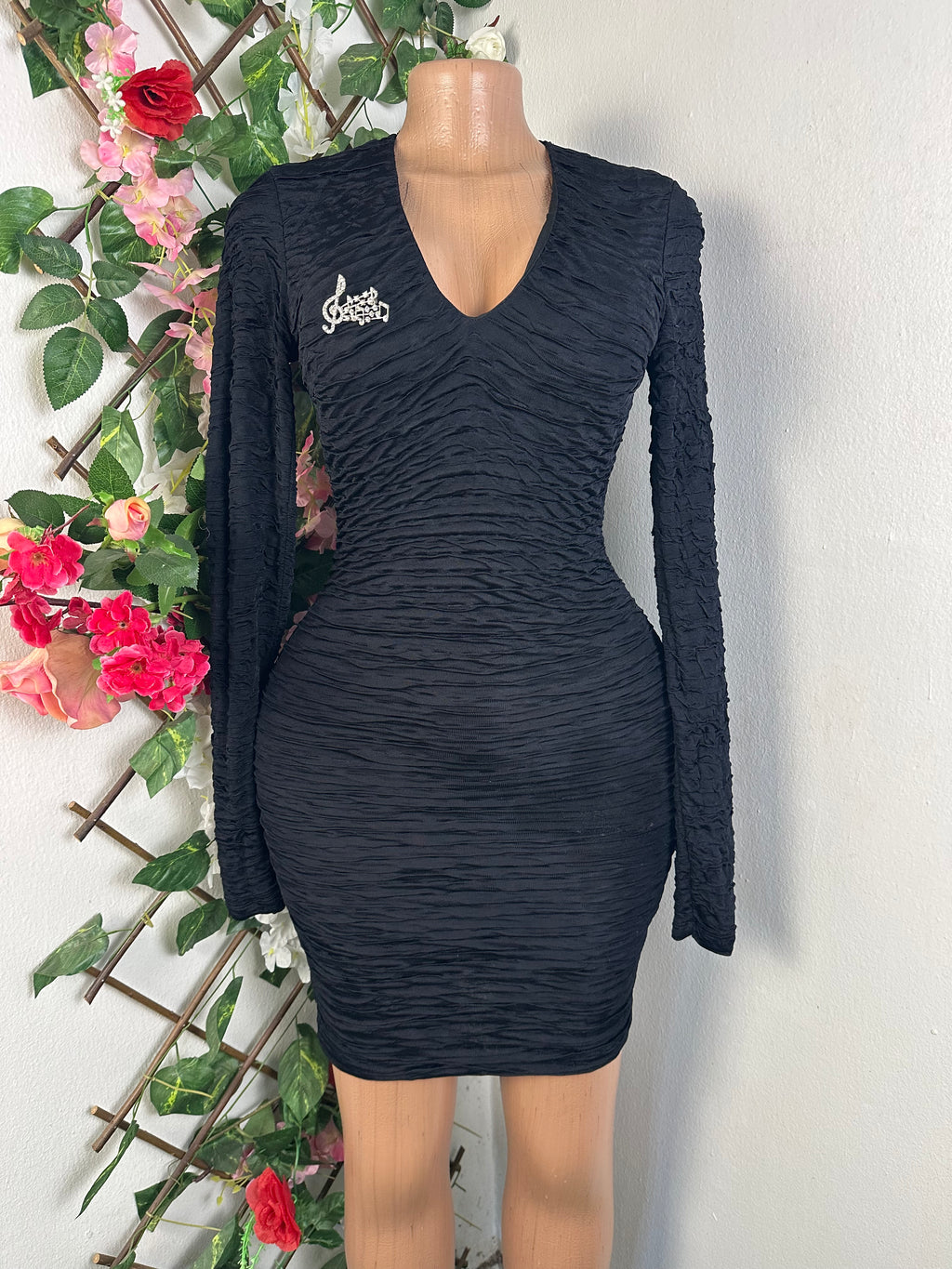 Robe moulante manches longues col V