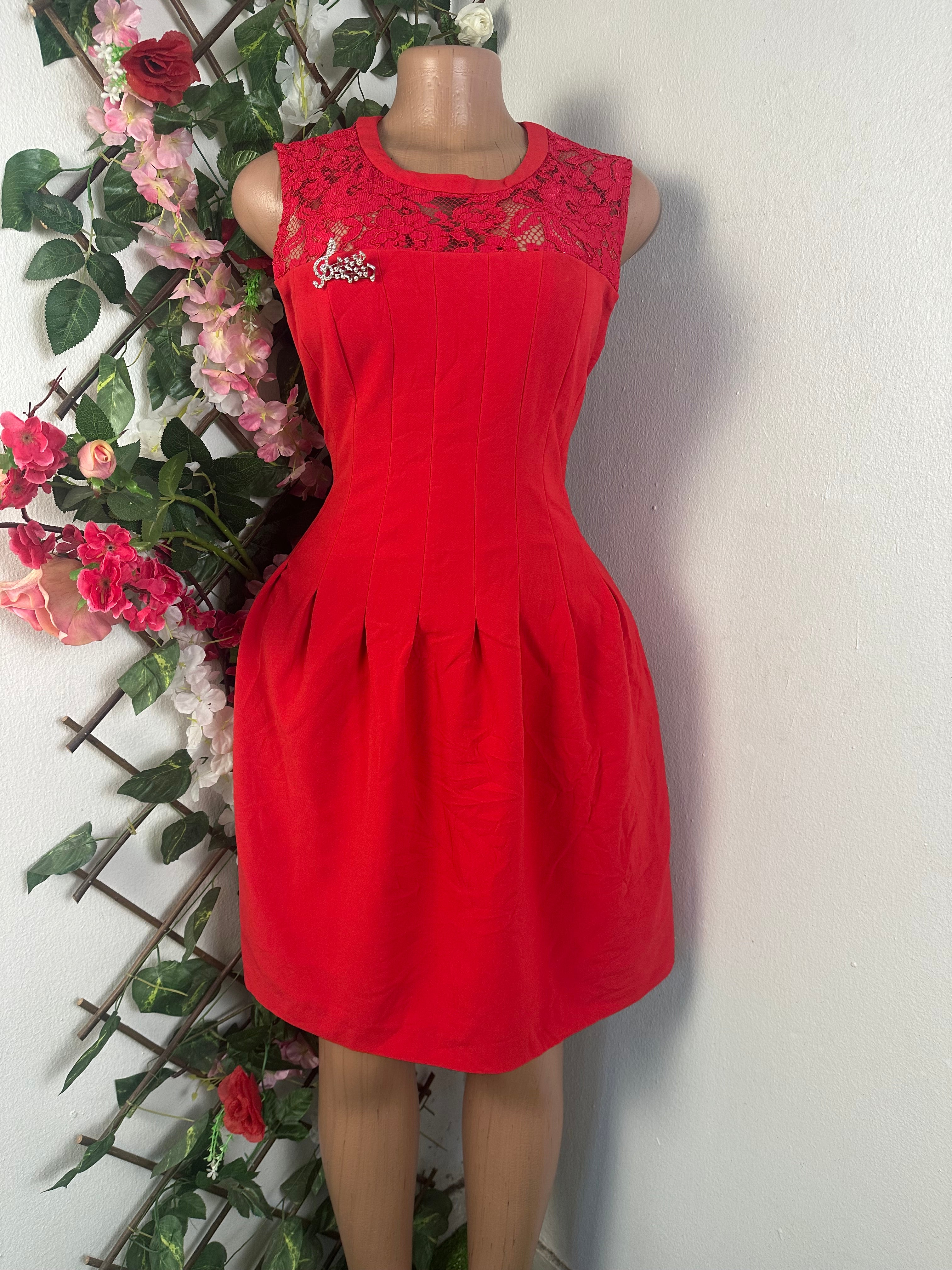 Robe évasée sans manches courtes