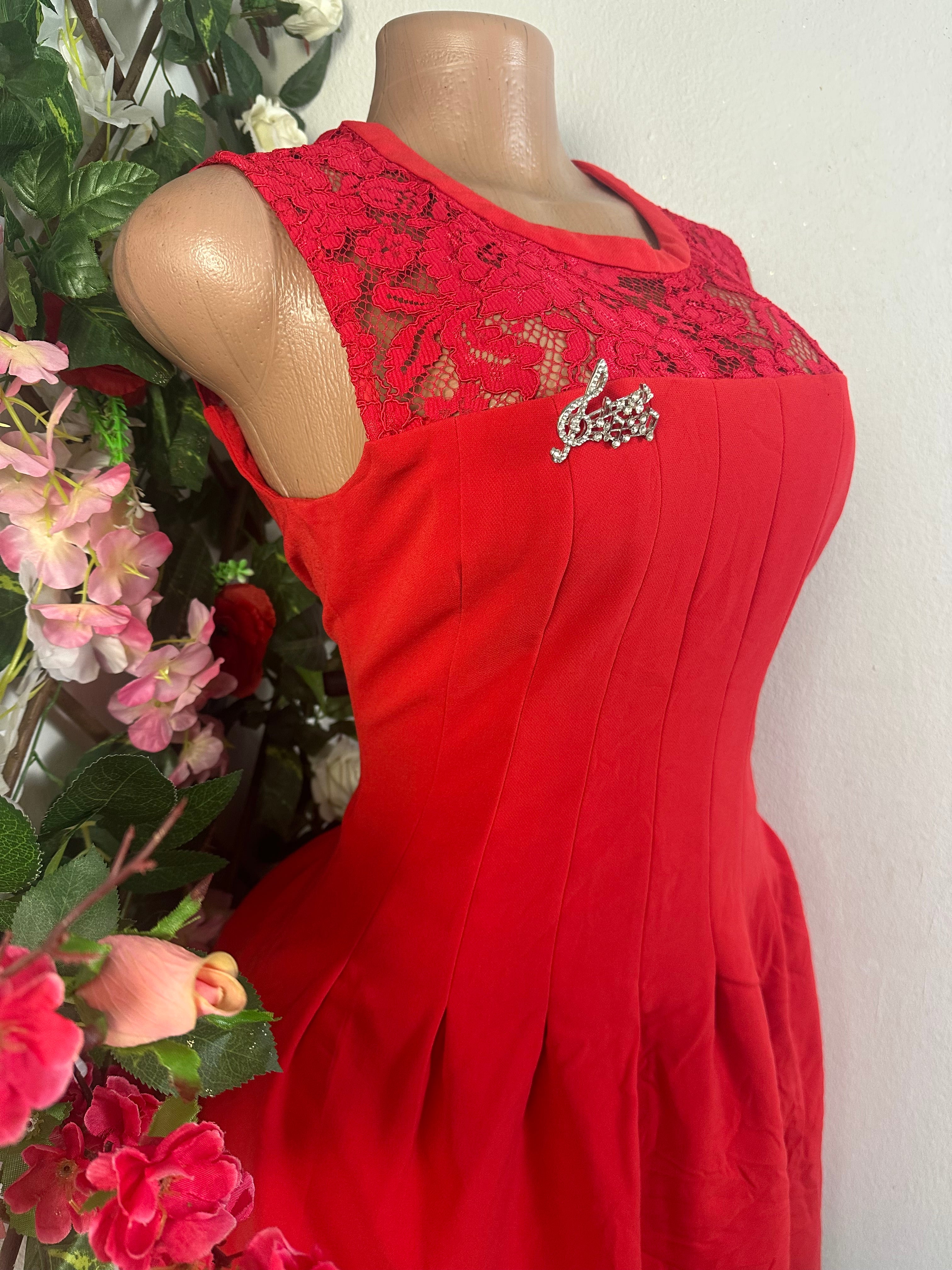 Robe évasée sans manches courtes