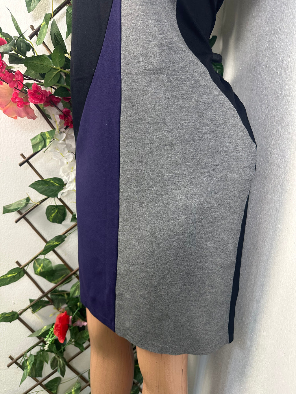 Robe droite ssans  manches drapée