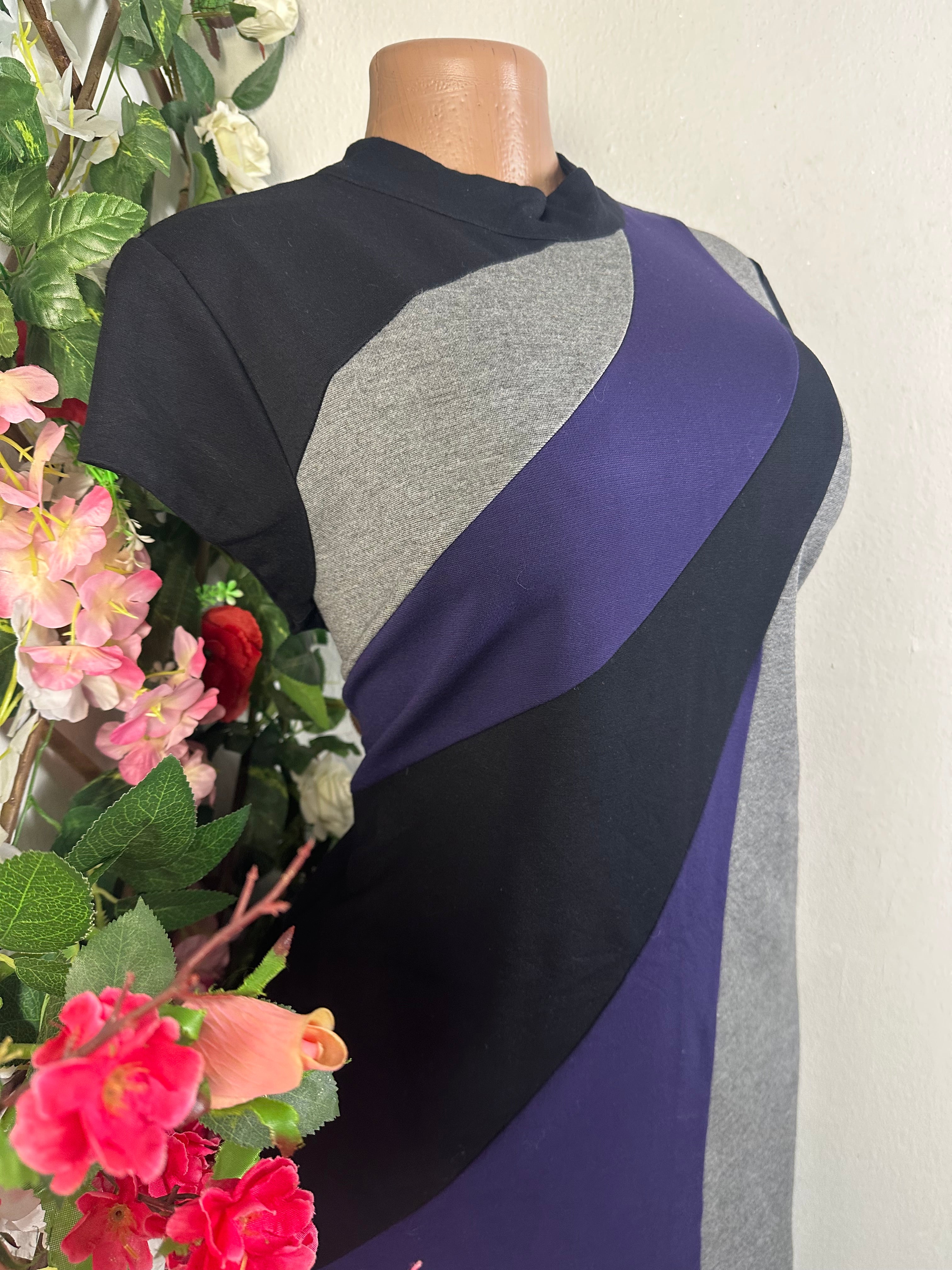 Robe droite ssans  manches drapée