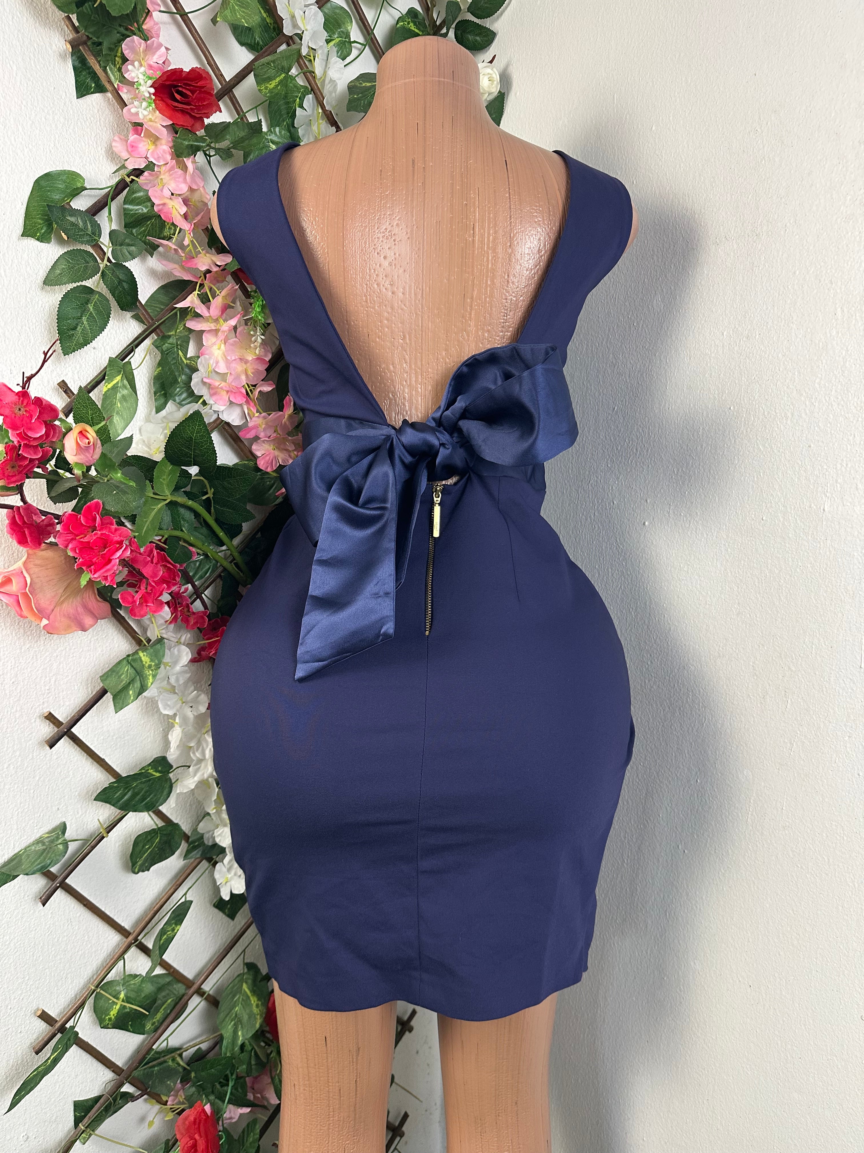 Robe moulante sans manches dons-nu