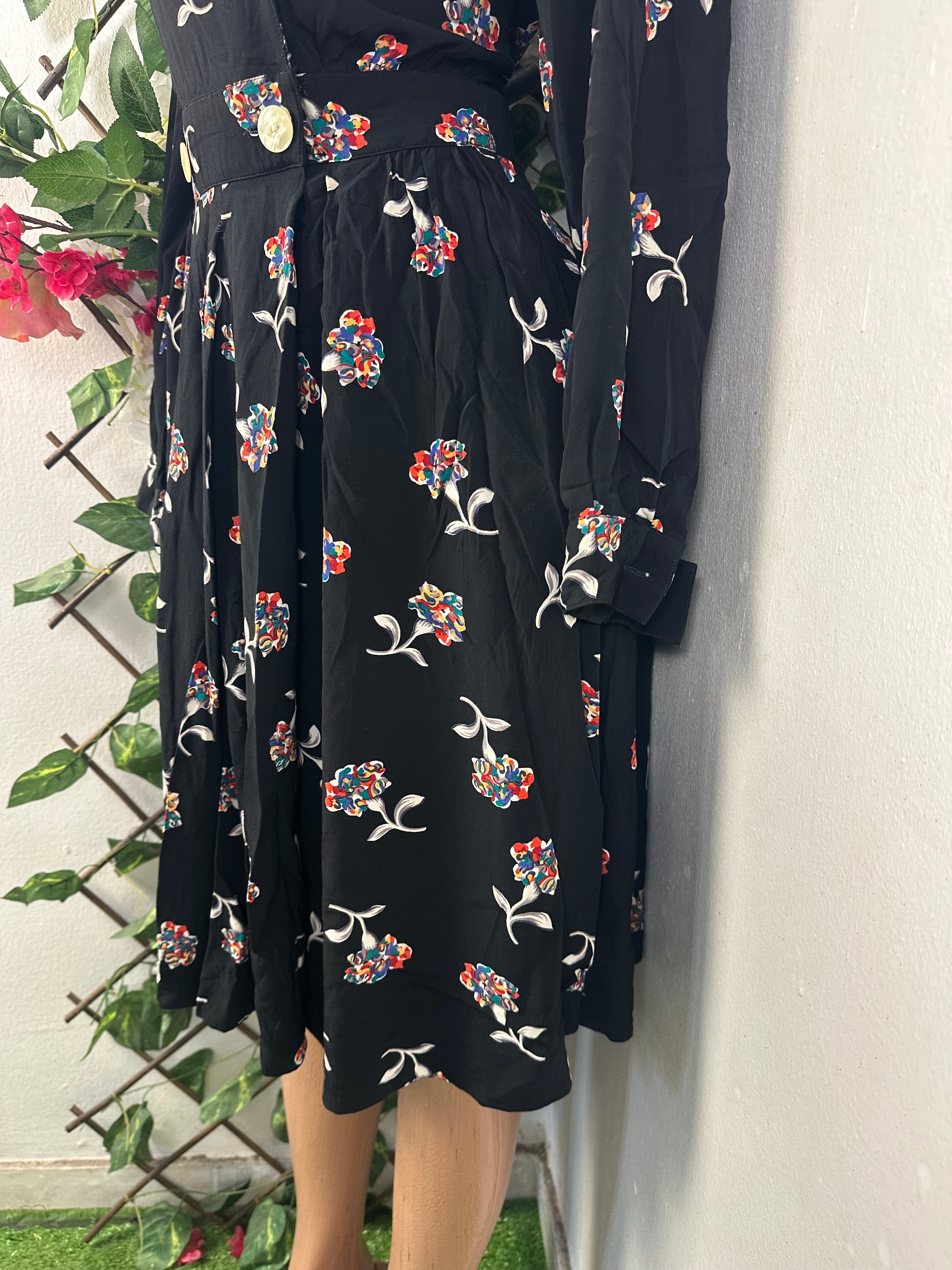 Robe évasée  manches longue décollectée V