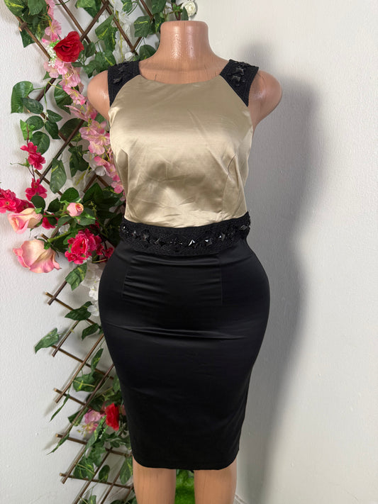 Robe crayon elegante courte en top satine