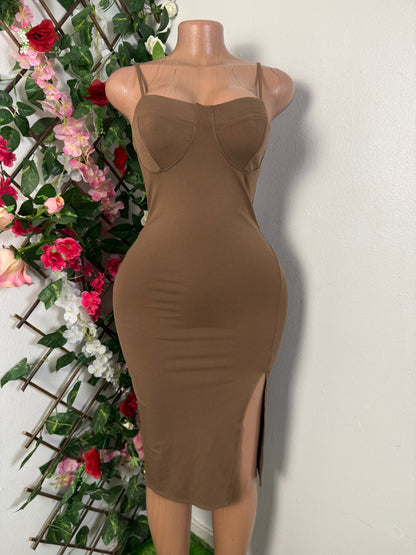 Robe moulante mi longue a fine bretelle