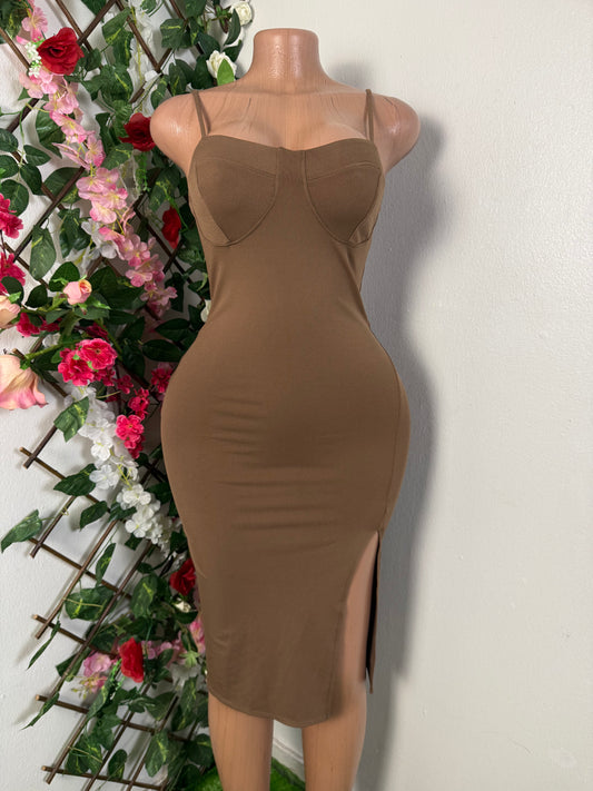 Robe moulante mi longue a fine bretelle
